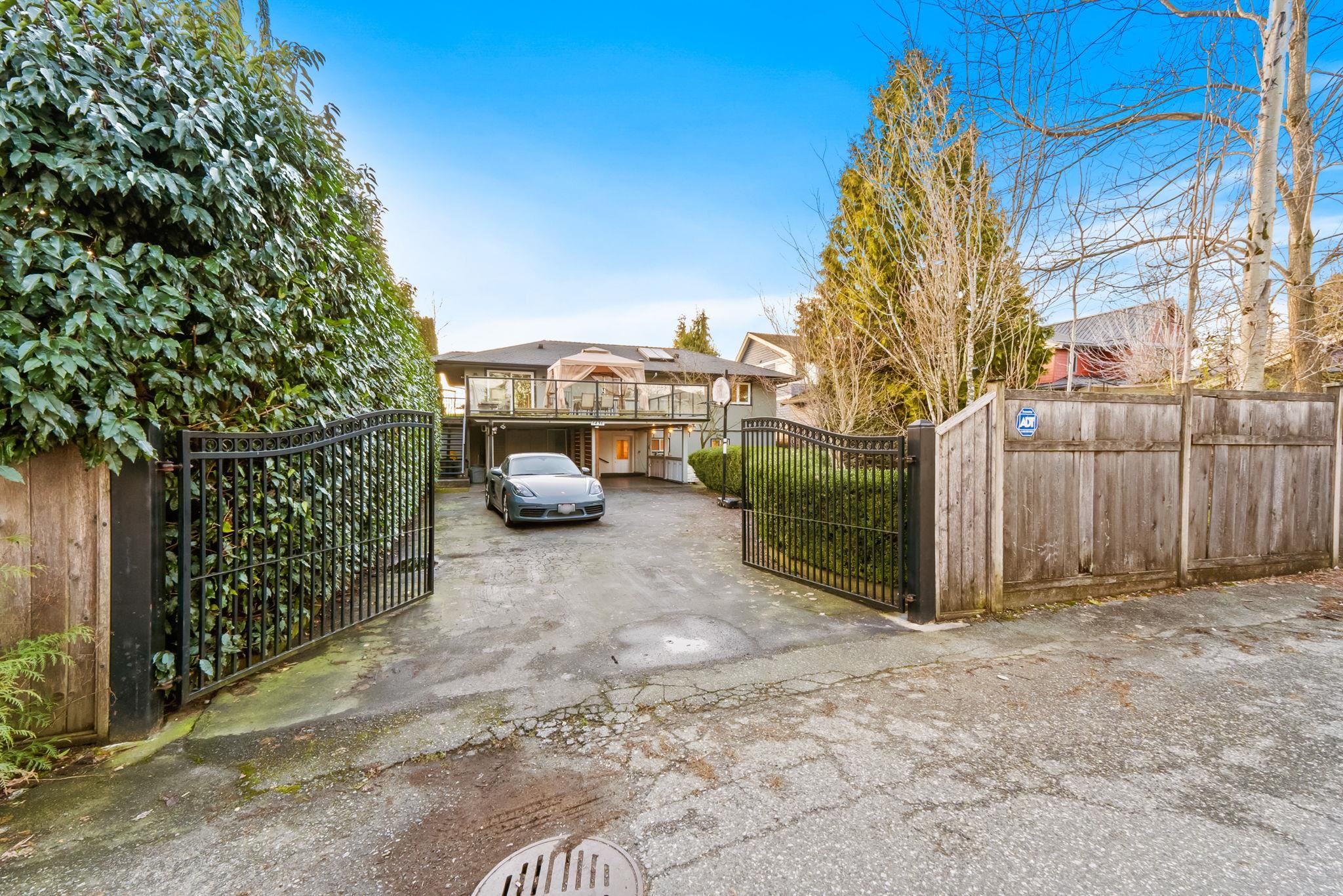 1436 GRAND BOULEVARD