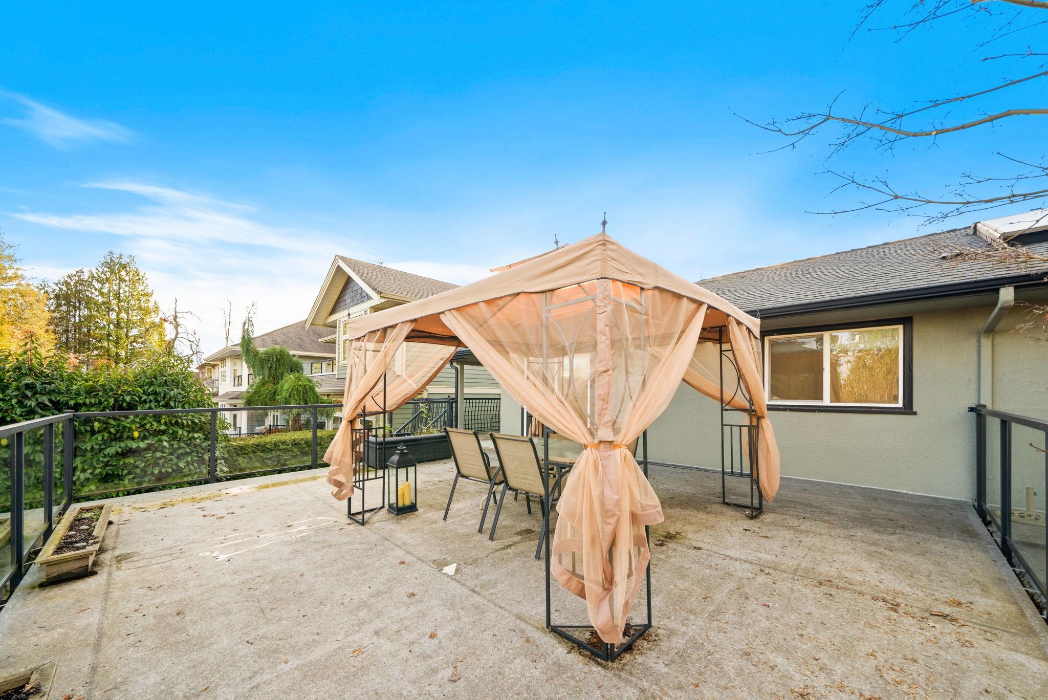 1436 GRAND BOULEVARD