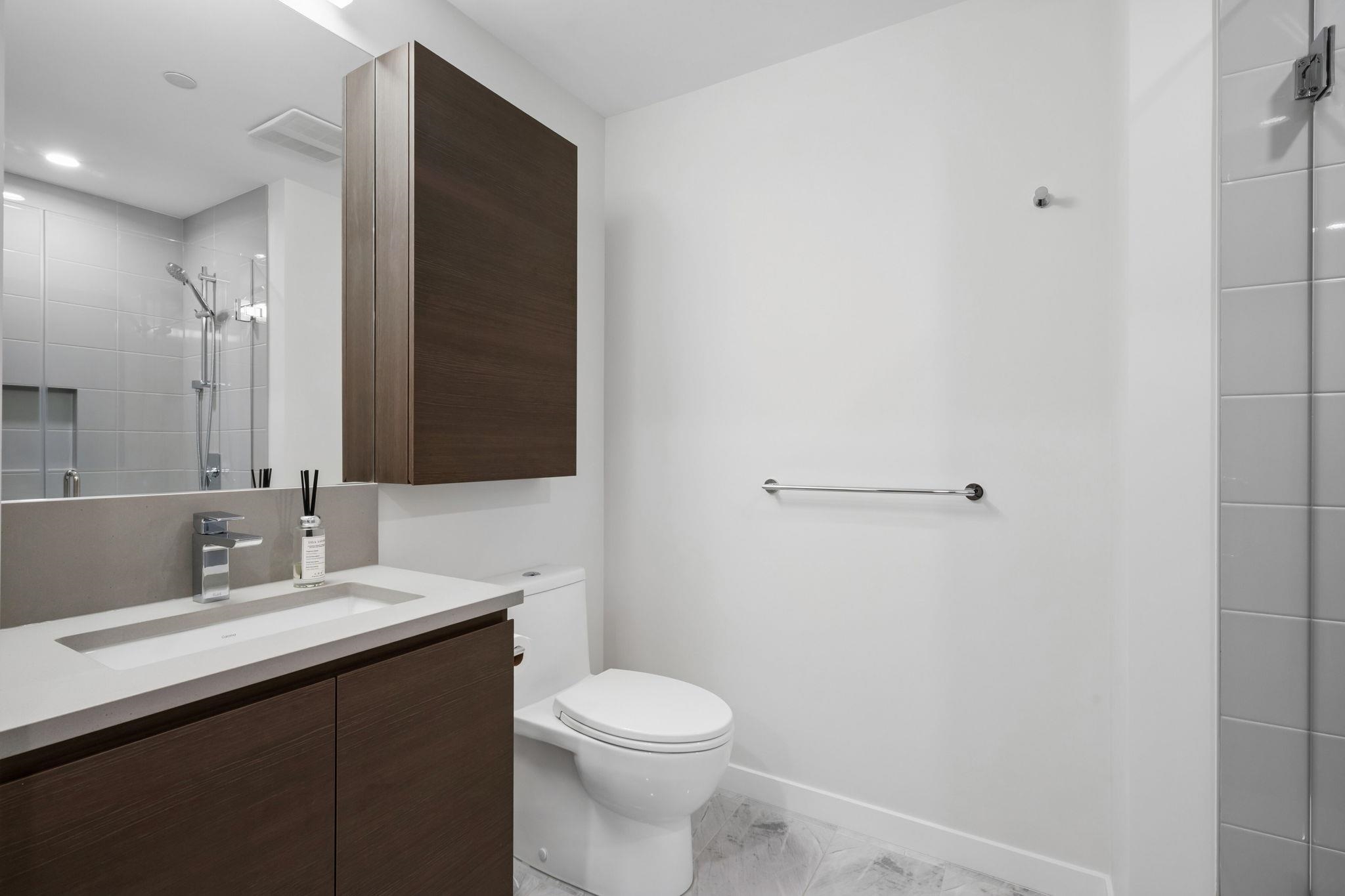 1410 4168 LOUGHEED HIGHWAY Unit: 1410