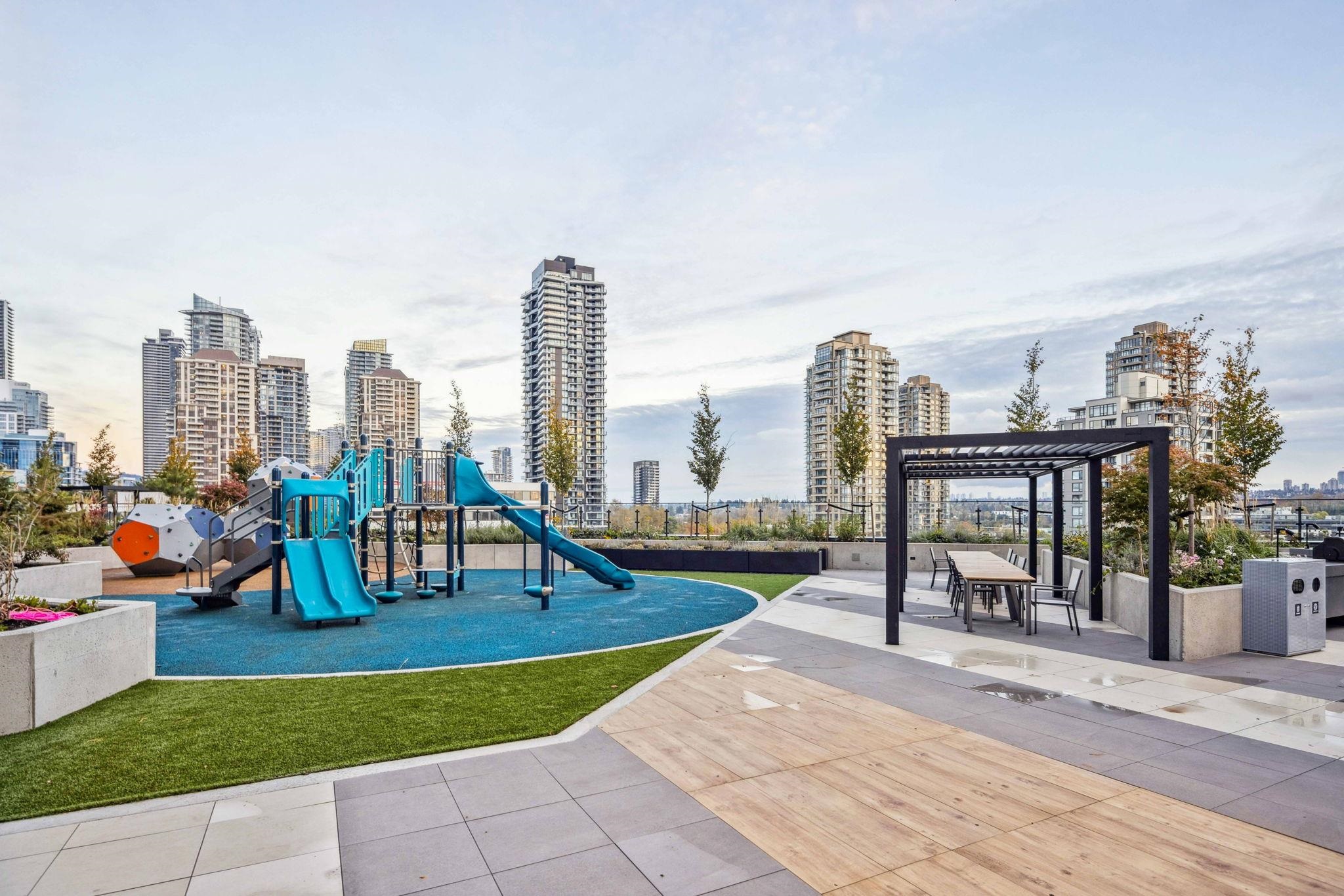 1410 4168 LOUGHEED HIGHWAY Unit: 1410