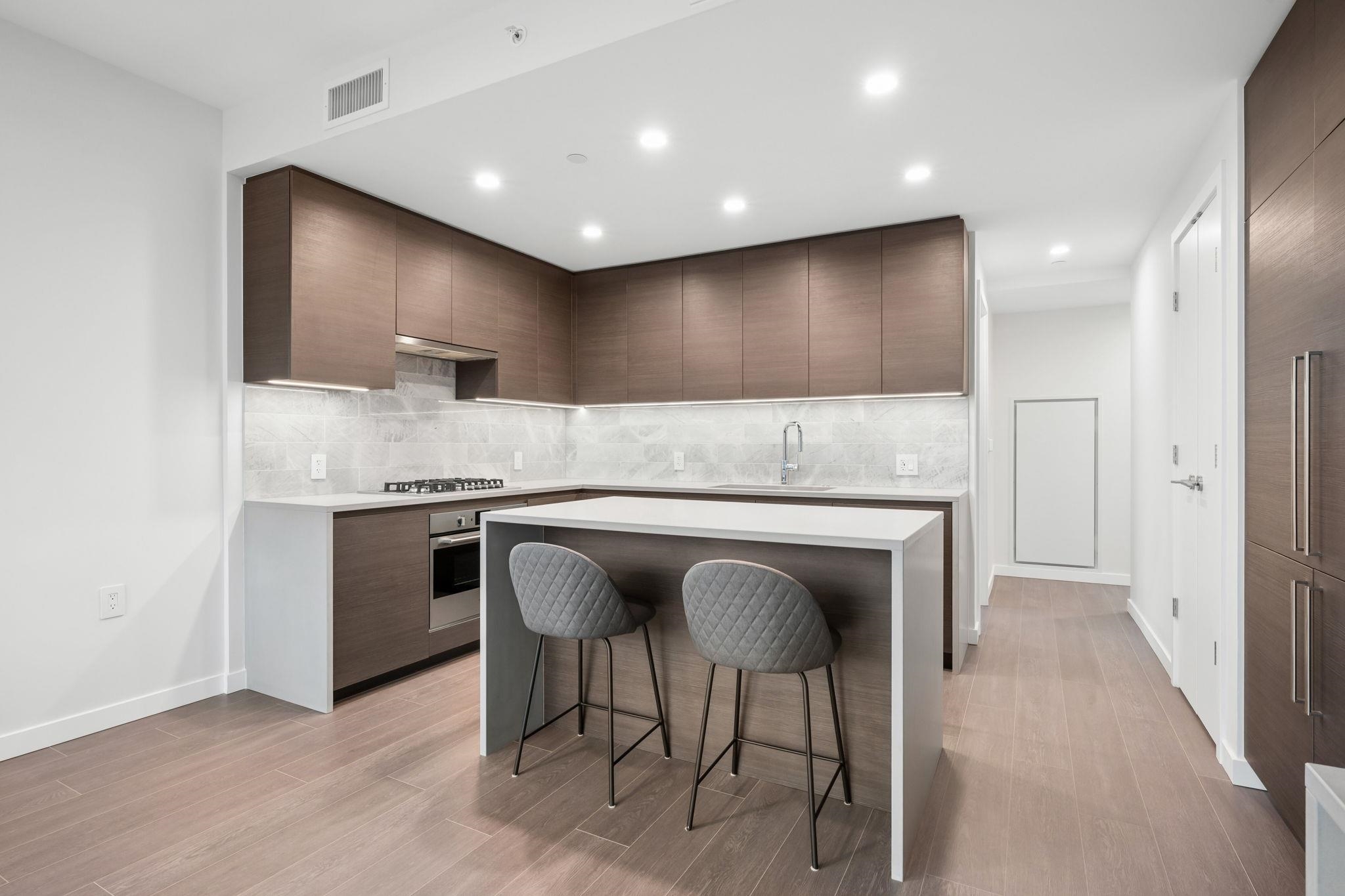 1410 4168 LOUGHEED HIGHWAY Unit: 1410