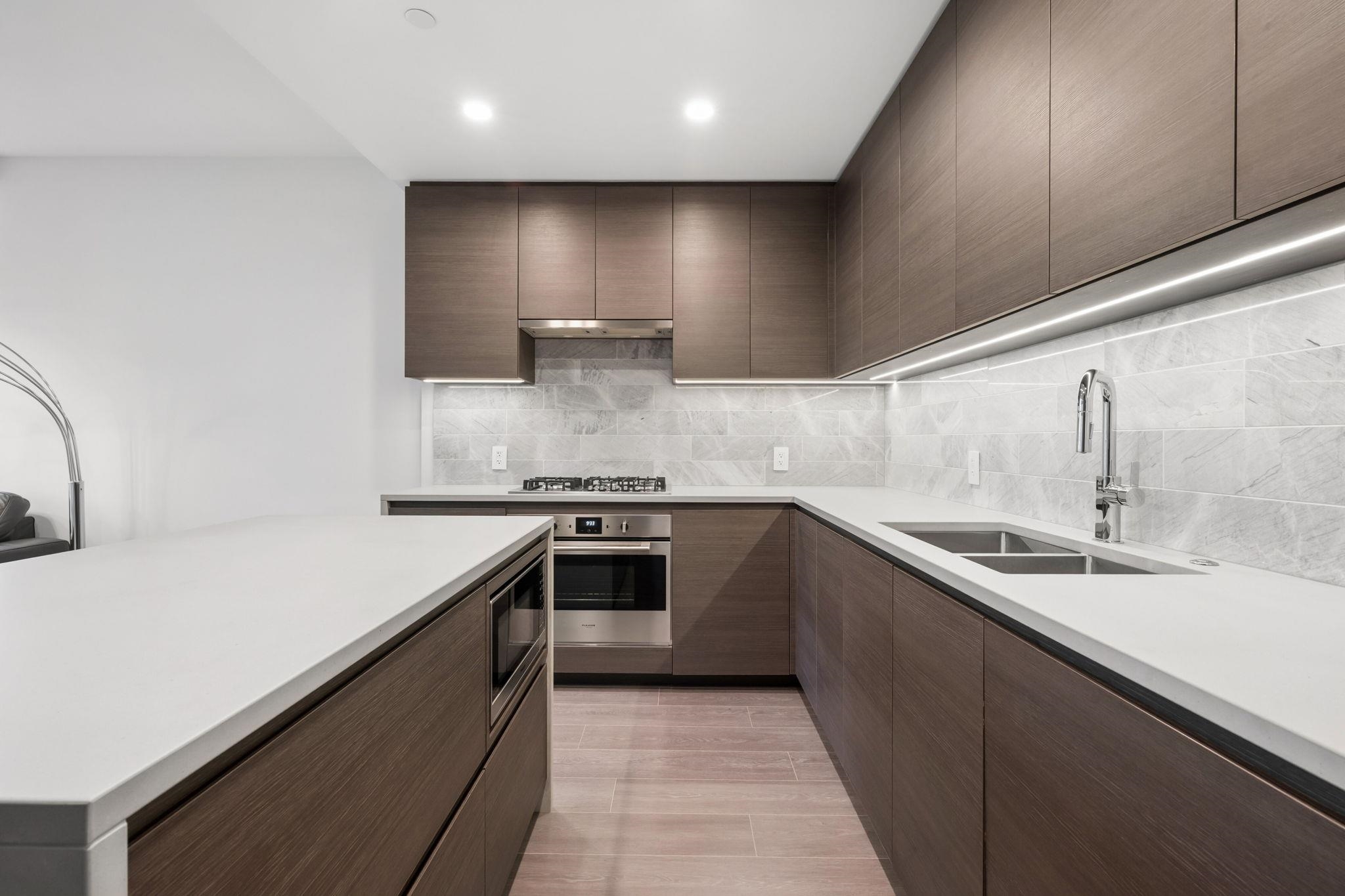1410 4168 LOUGHEED HIGHWAY Unit: 1410
