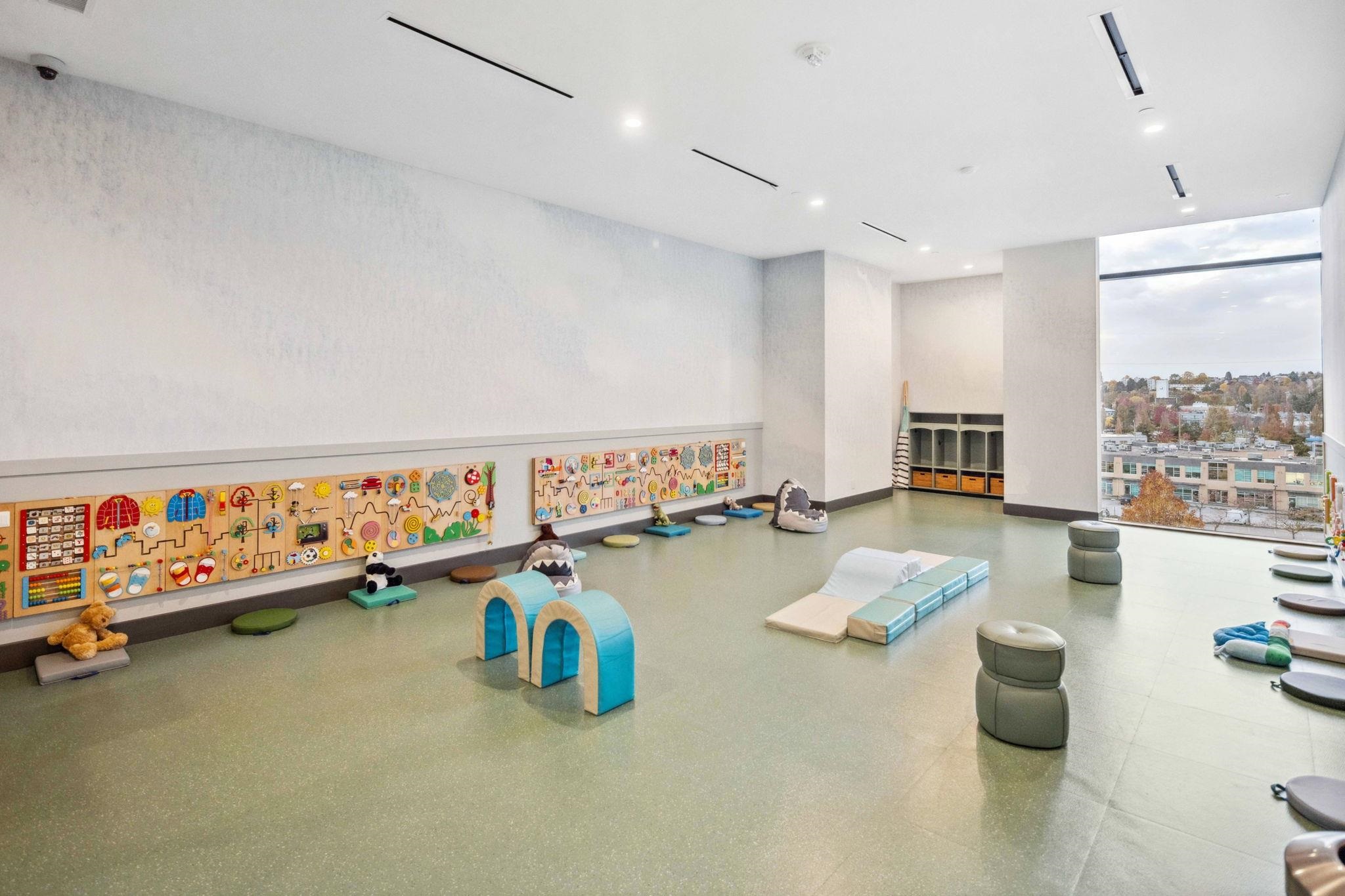 1410 4168 LOUGHEED HIGHWAY Unit: 1410