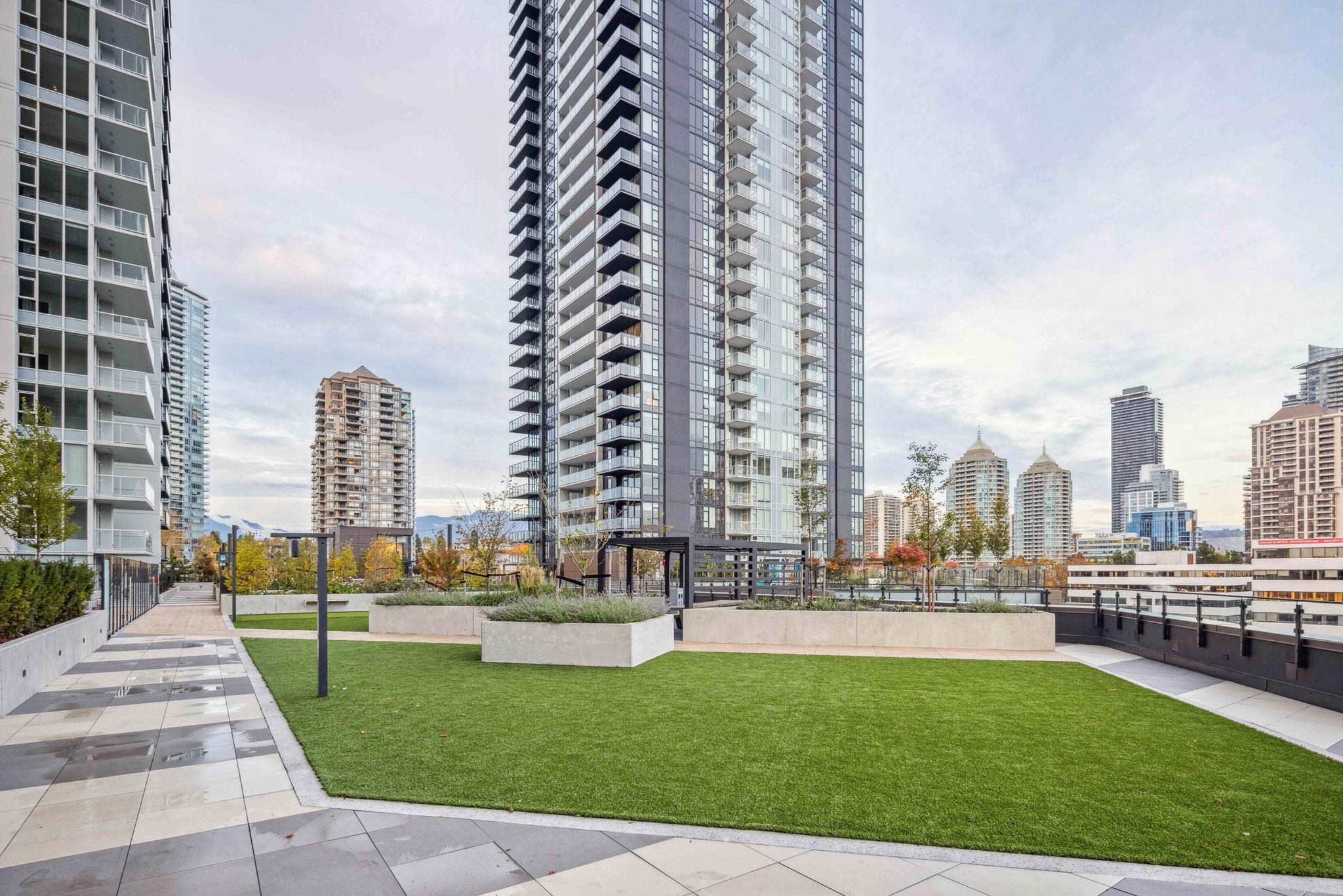 1410 4168 LOUGHEED HIGHWAY Unit: 1410