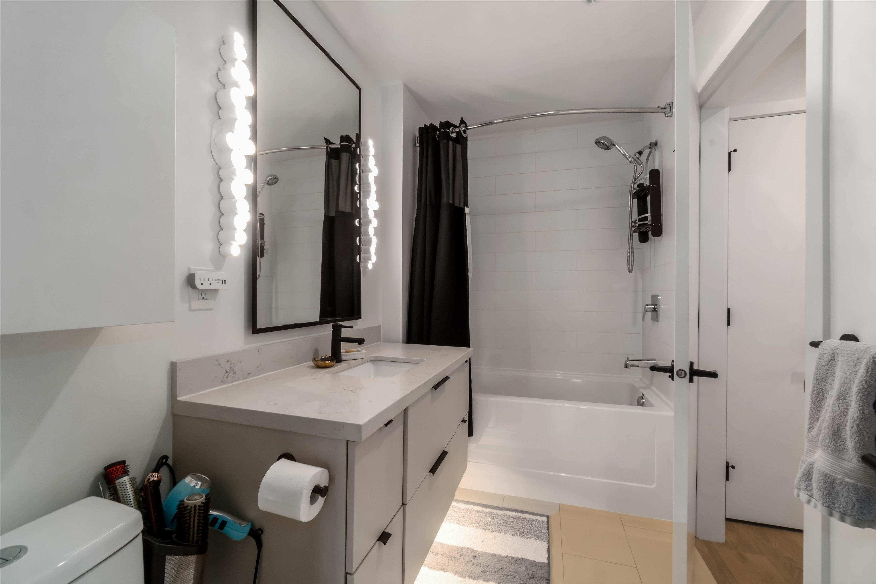 505 3018 ST GEORGE STREET Unit: 505