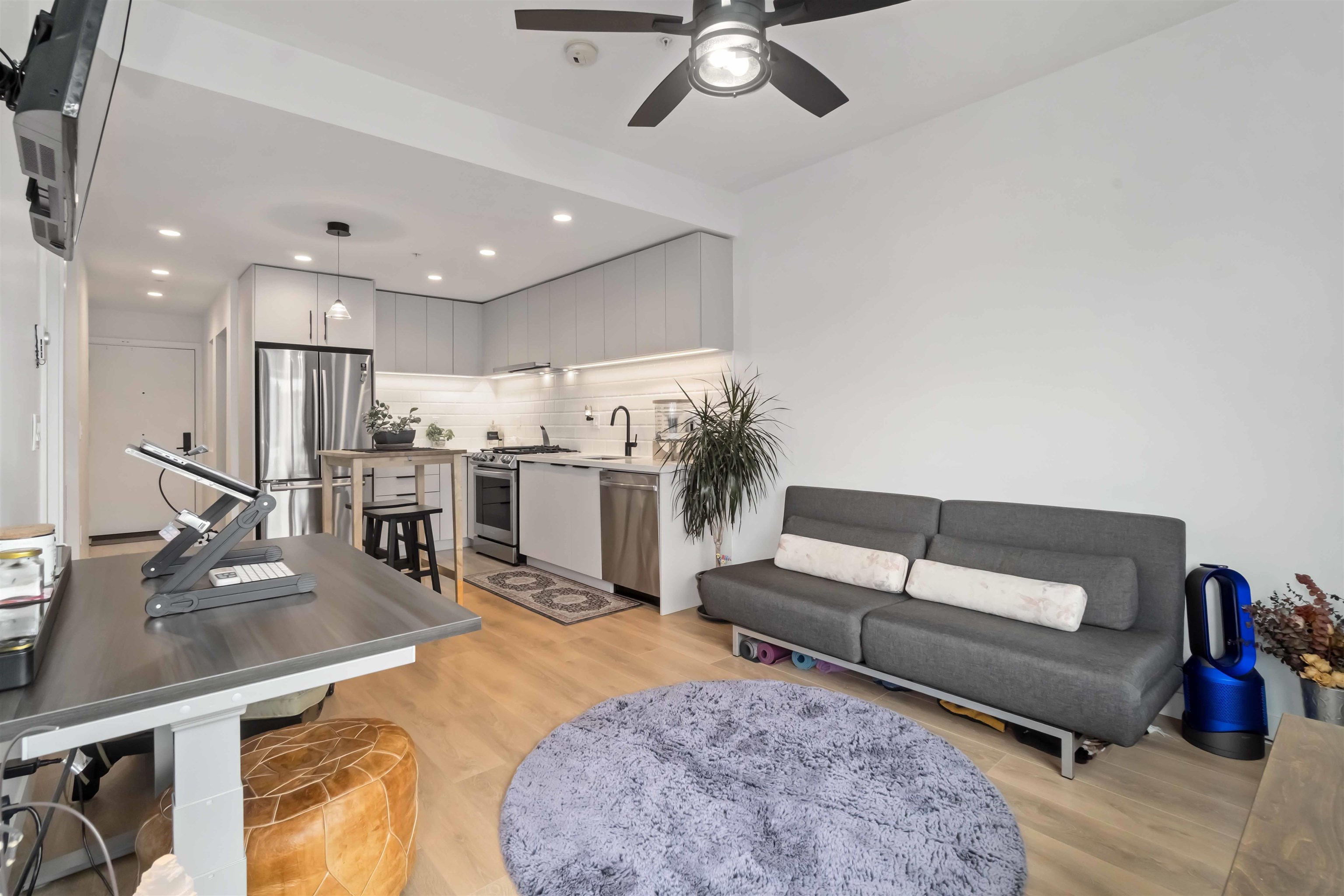 505 3018 ST GEORGE STREET Unit: 505