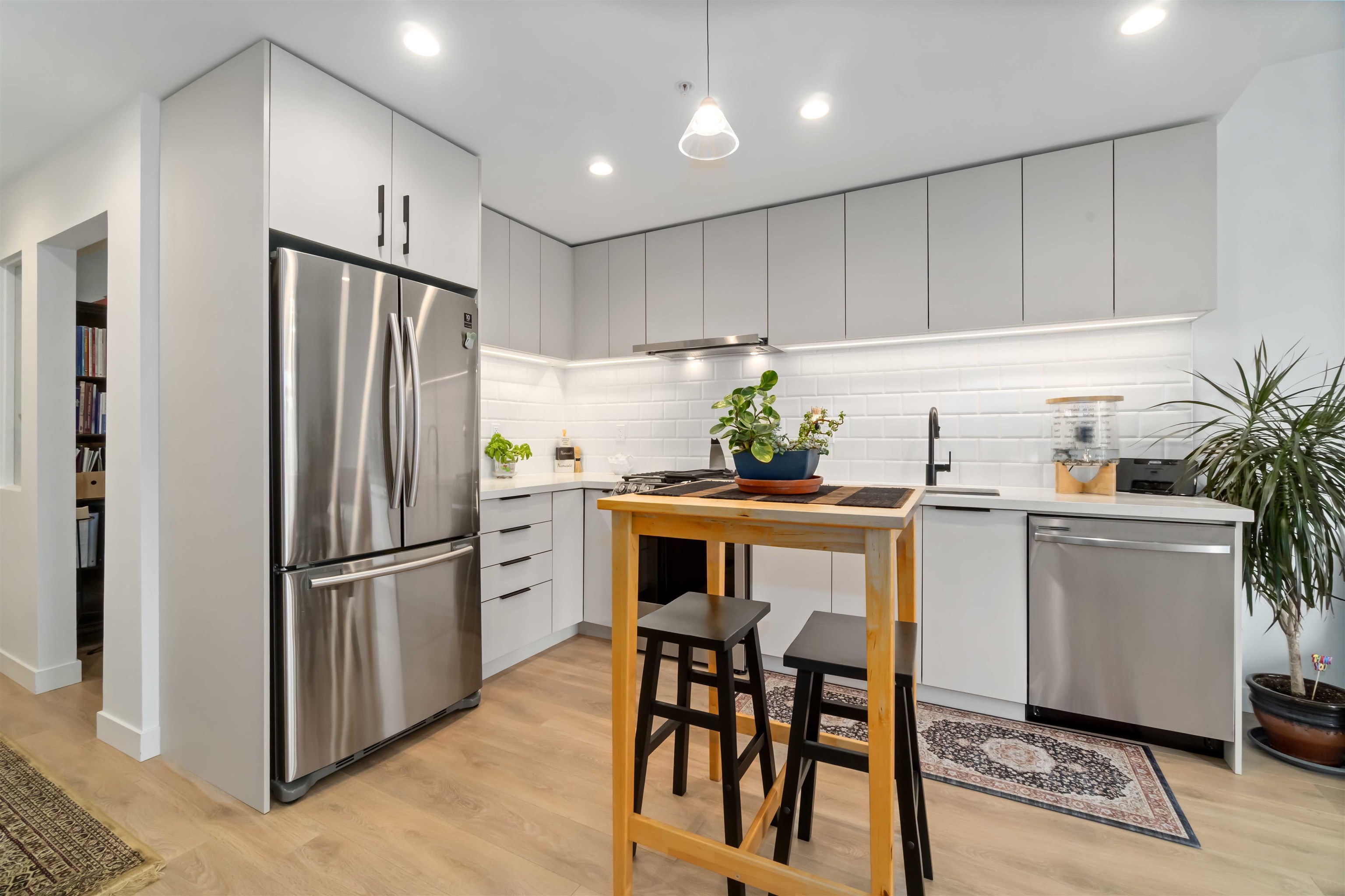 505 3018 ST GEORGE STREET Unit: 505