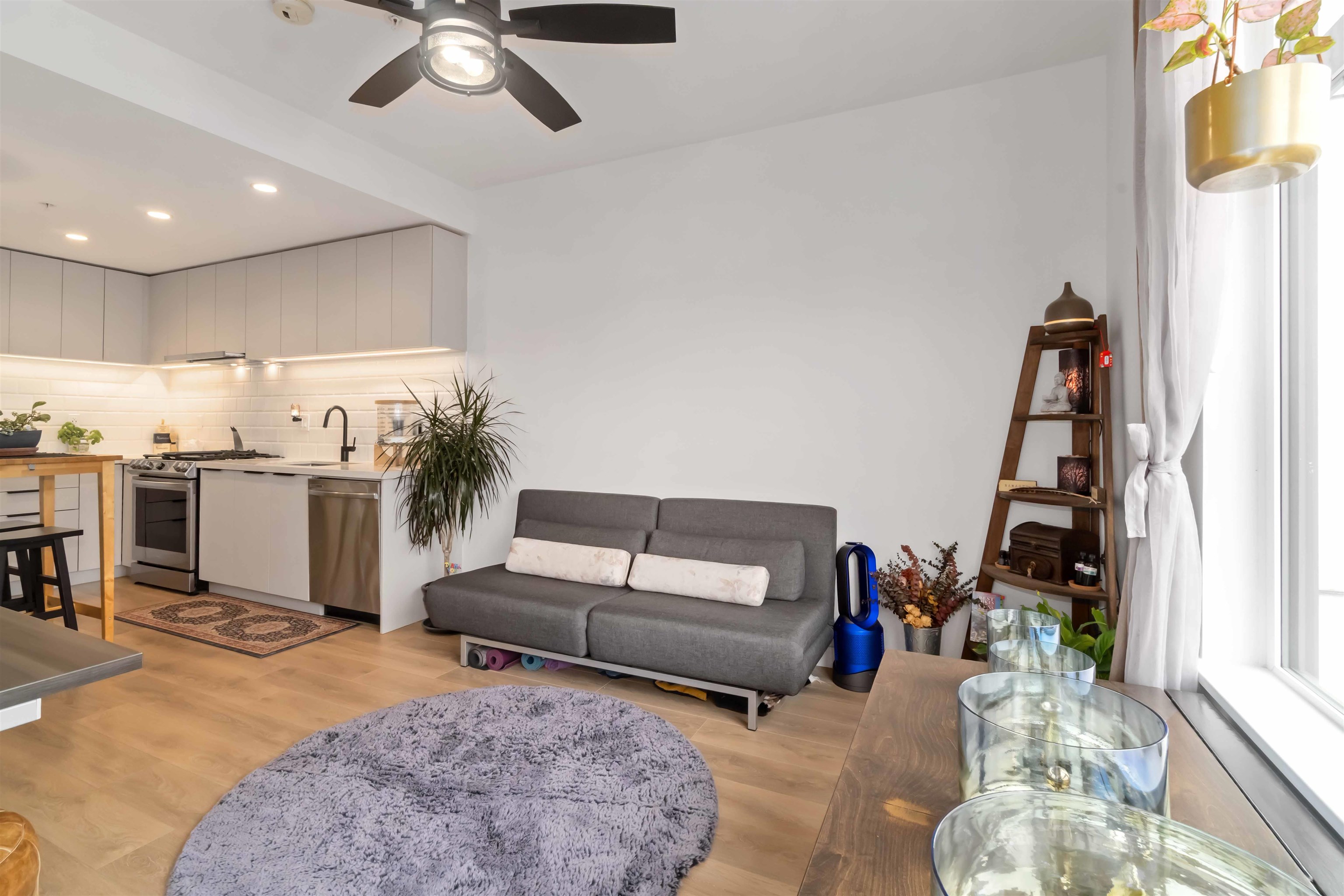505 3018 ST GEORGE STREET Unit: 505