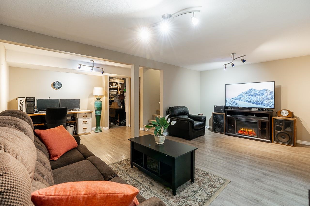 9 3190 TAHSIS AVENUE Unit: 9
