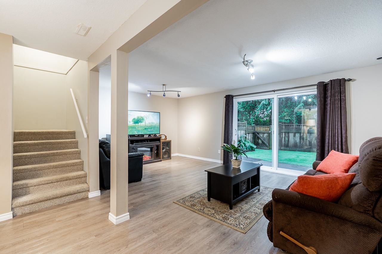9 3190 TAHSIS AVENUE Unit: 9