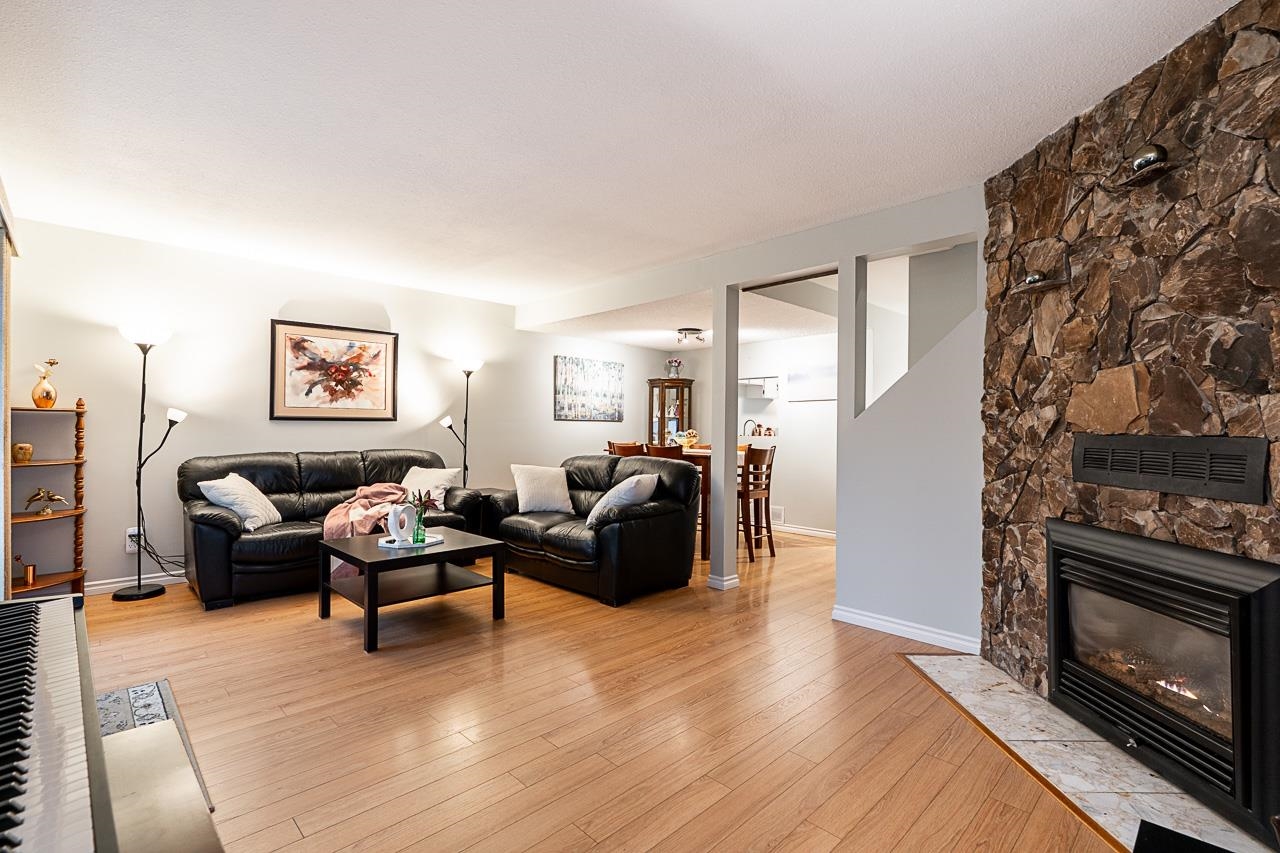 9 3190 TAHSIS AVENUE Unit: 9