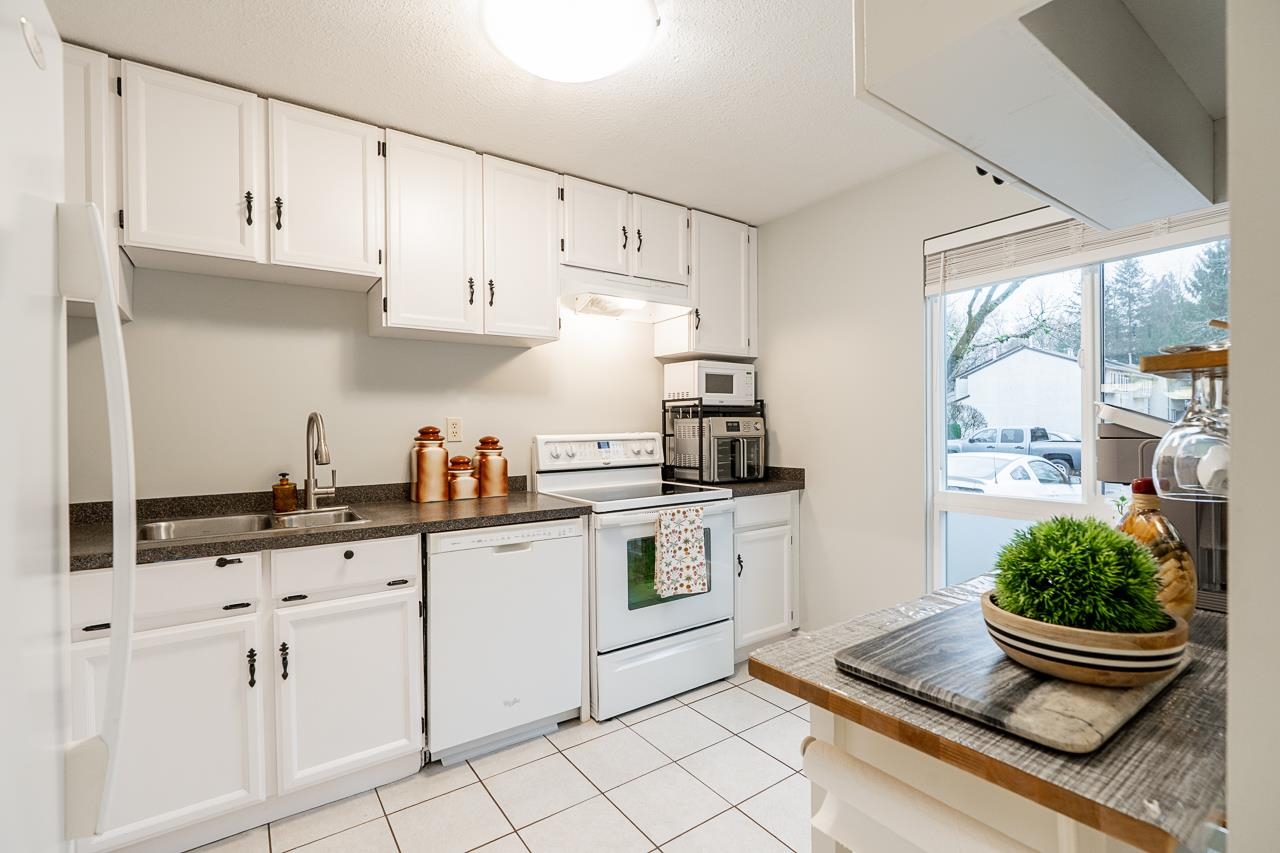 9 3190 TAHSIS AVENUE Unit: 9