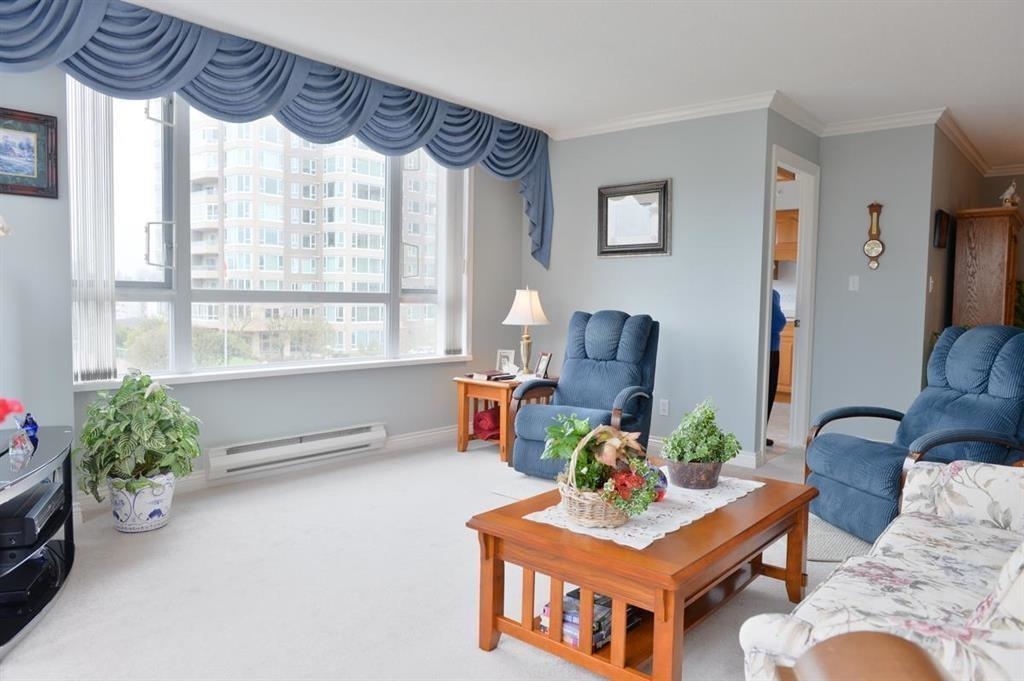 301 3190 GLADWIN ROAD Unit: 301