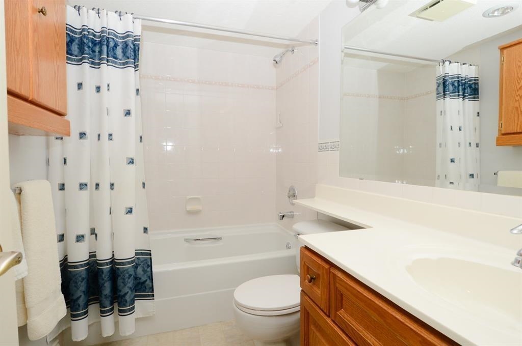 301 3190 GLADWIN ROAD Unit: 301