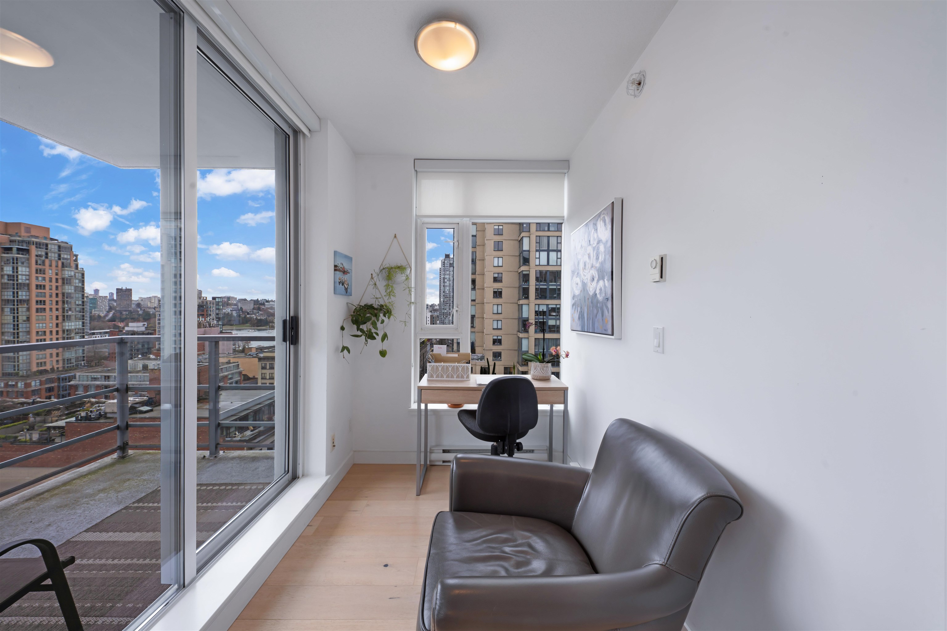 1305 1133 HOMER STREET Unit: 1305