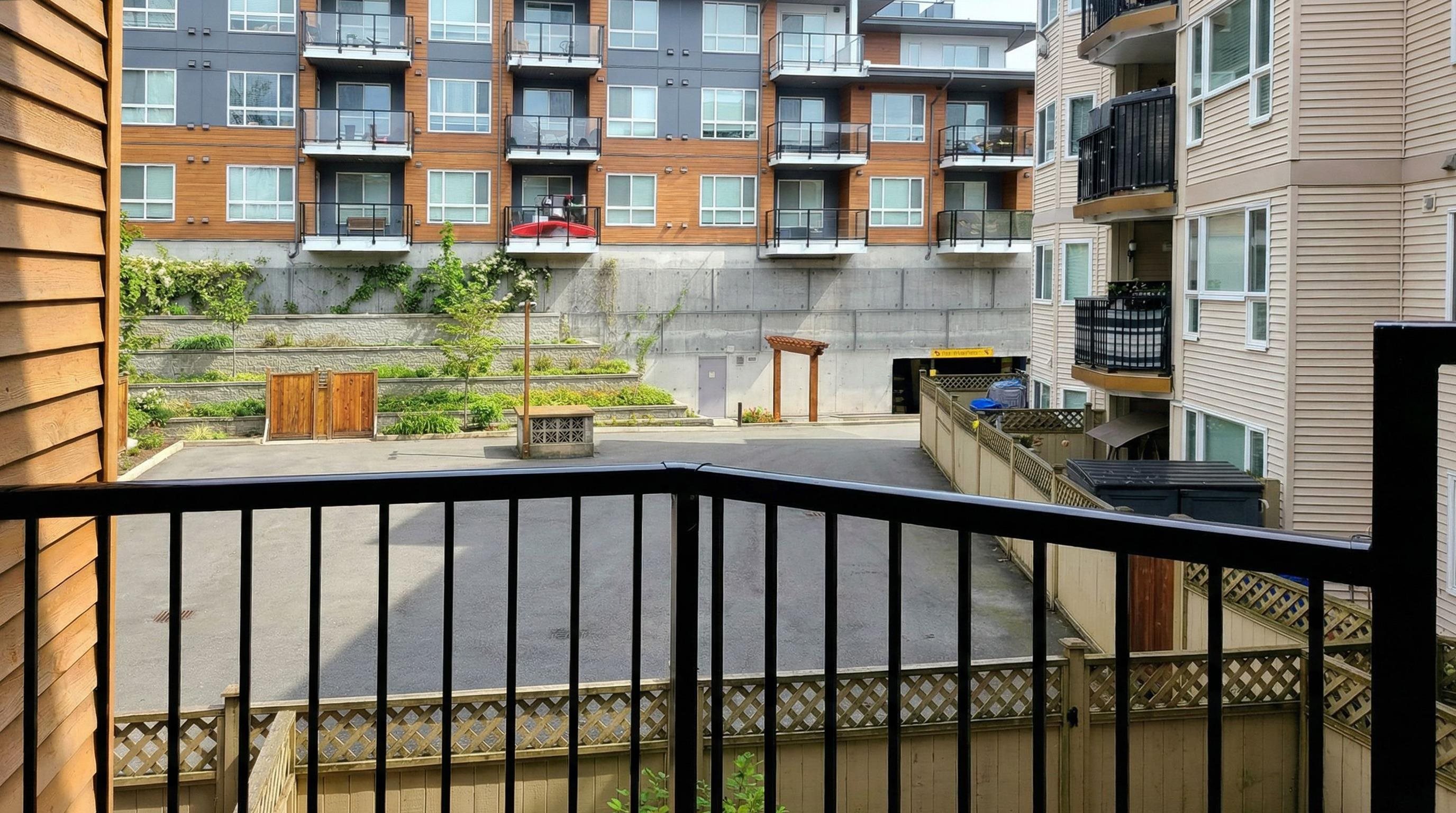 203 11595 FRASER STREET Unit: 203