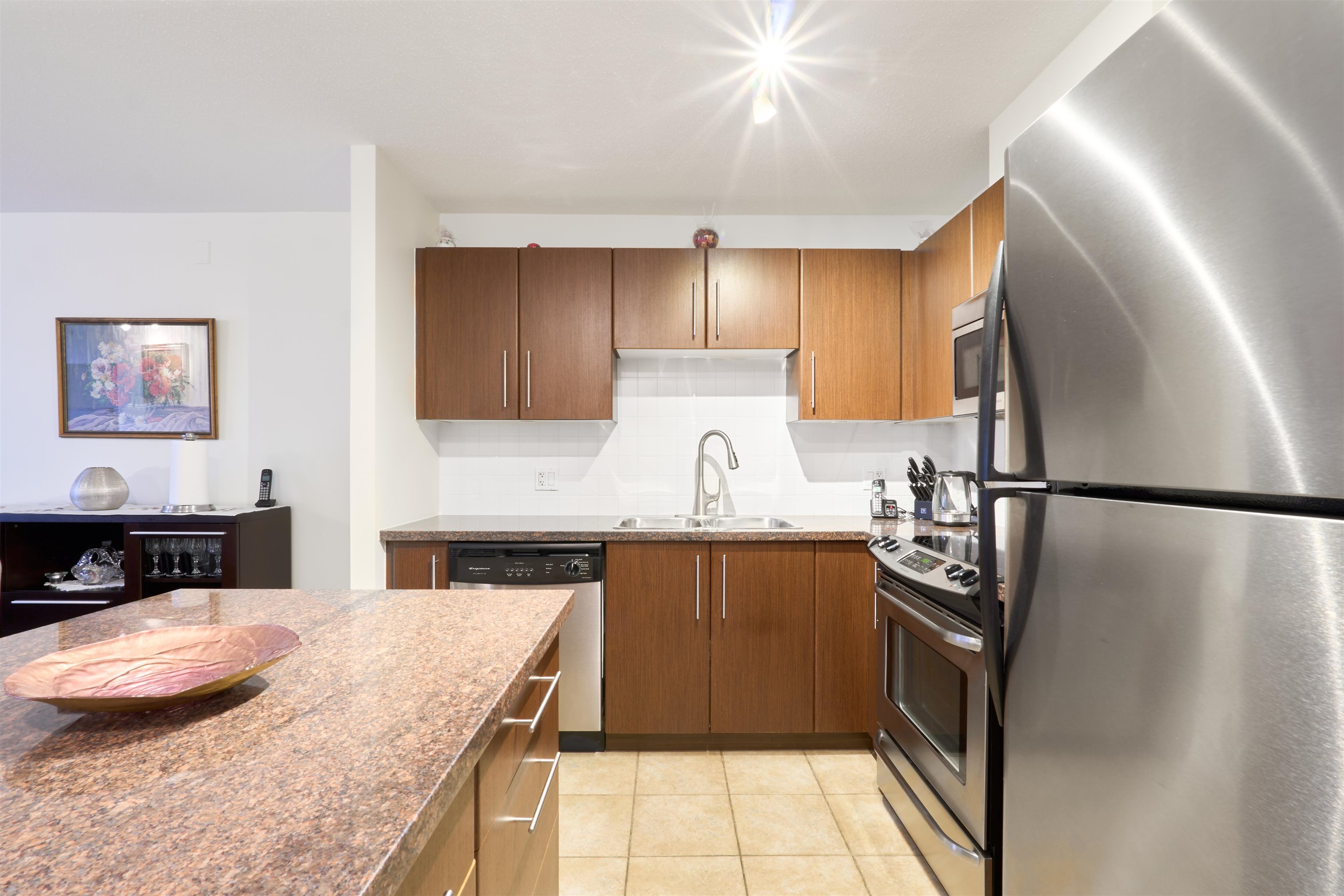 401 2138 MADISON AVENUE Unit: 401