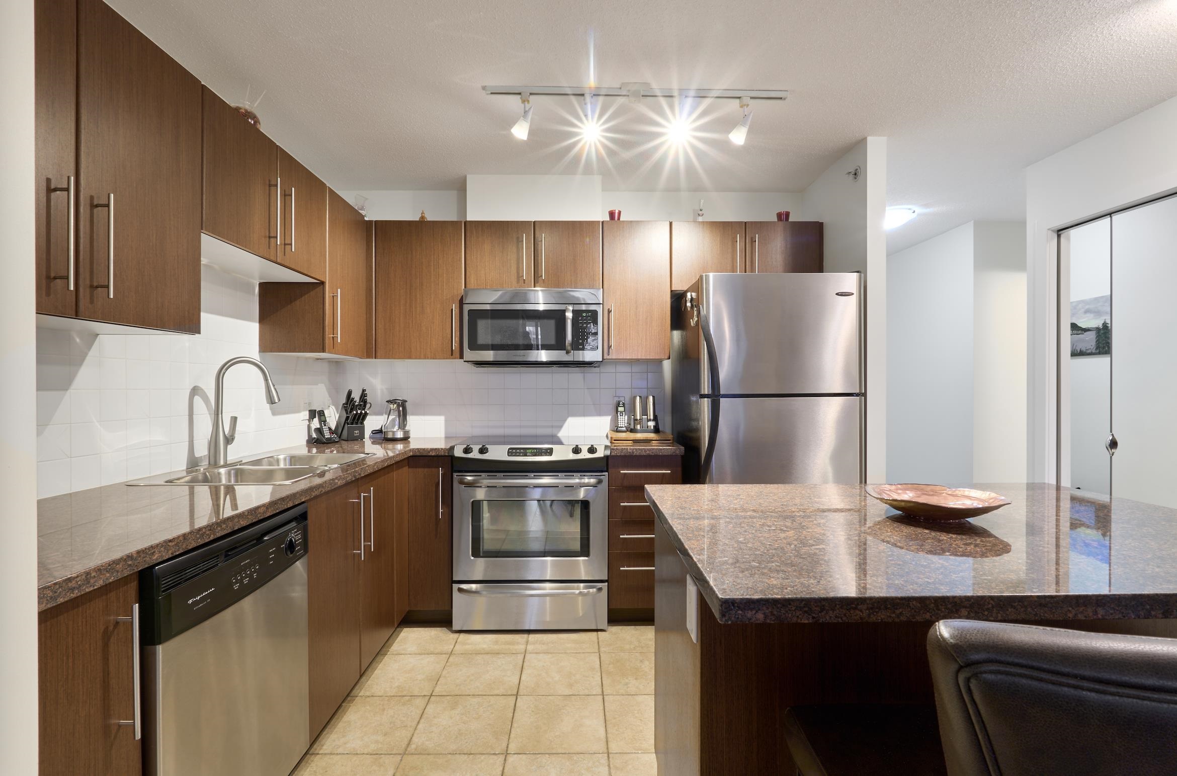 401 2138 MADISON AVENUE Unit: 401