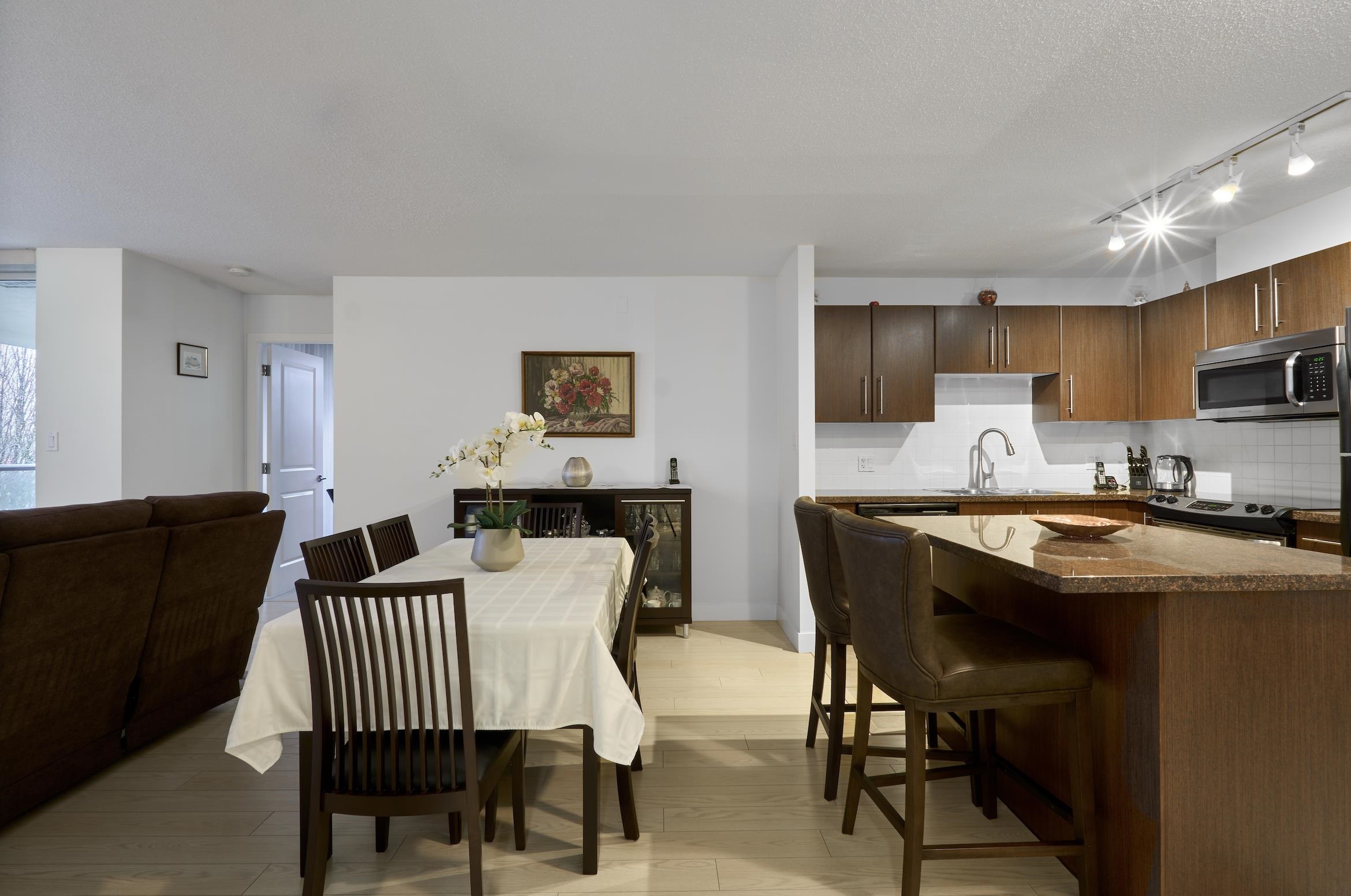 401 2138 MADISON AVENUE Unit: 401