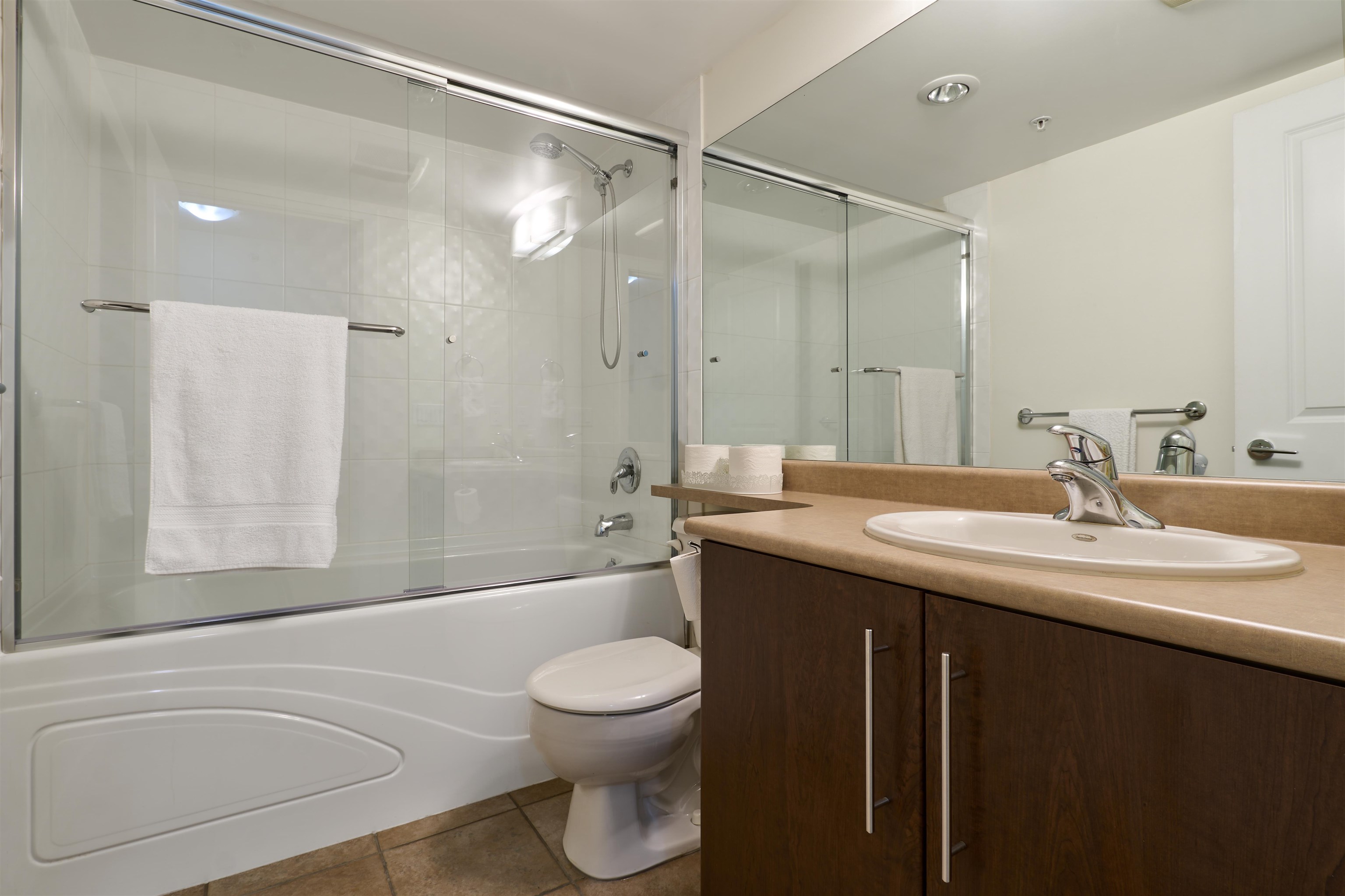 401 2138 MADISON AVENUE Unit: 401