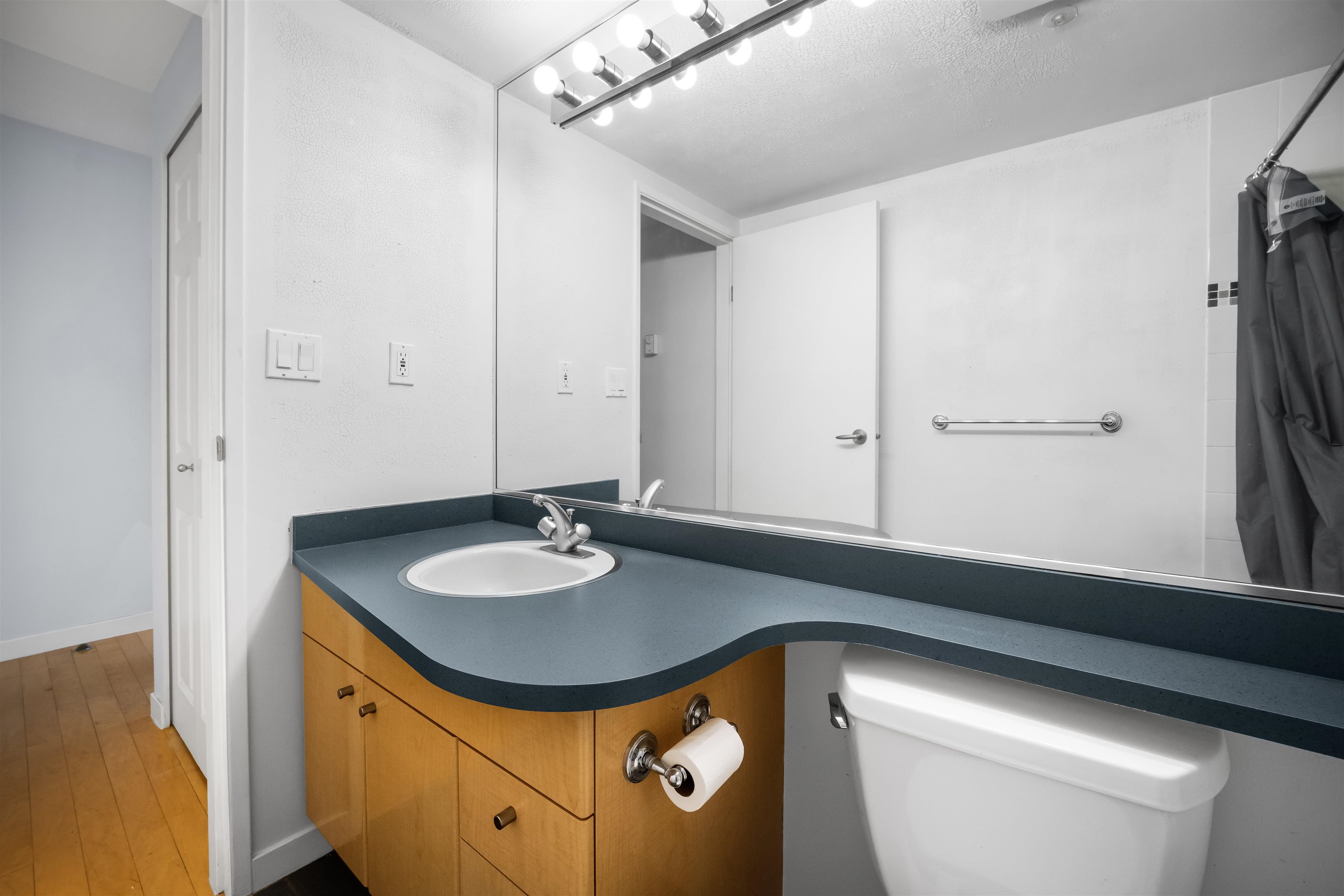 702 1008 CAMBIE STREET Unit: 702