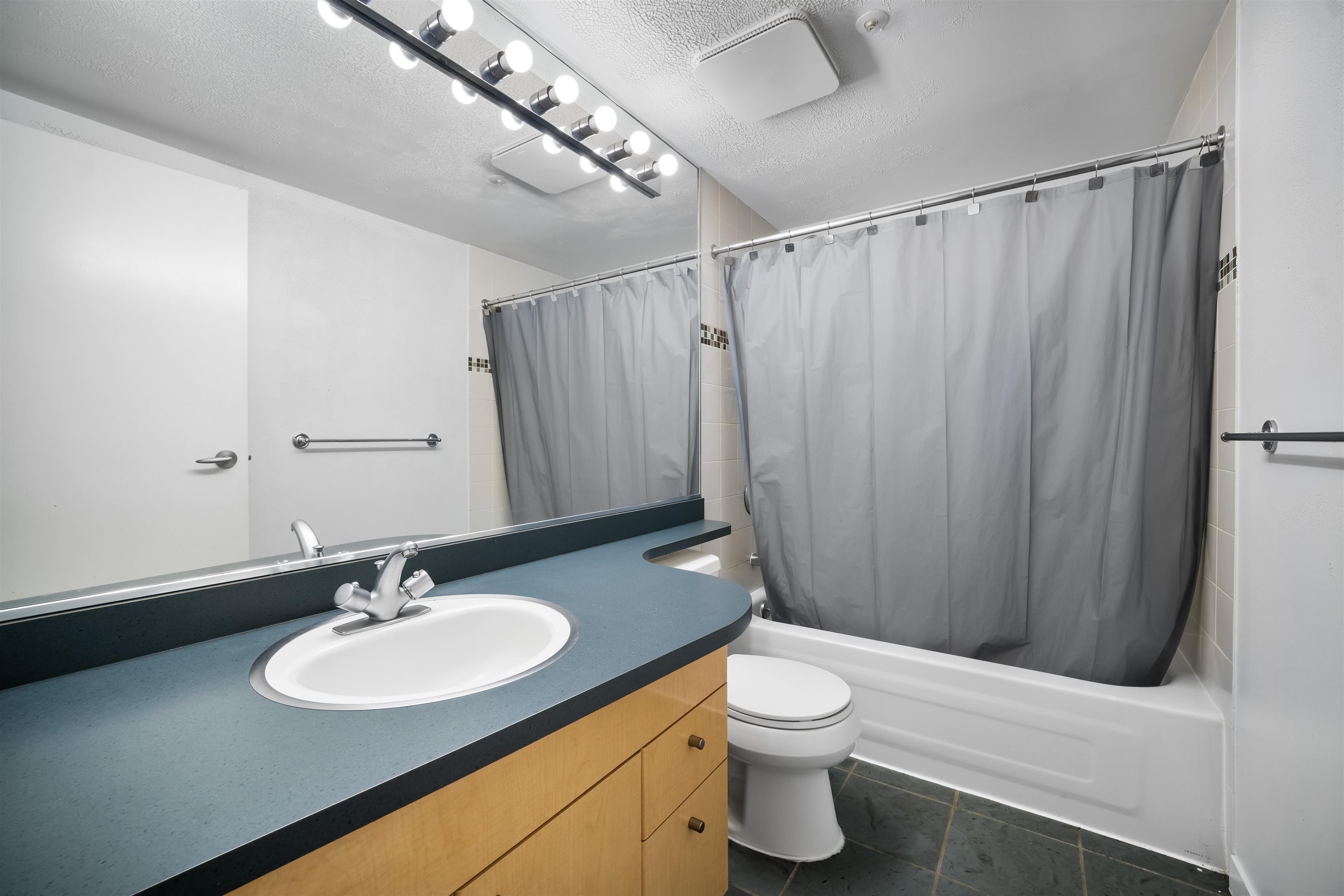 702 1008 CAMBIE STREET Unit: 702