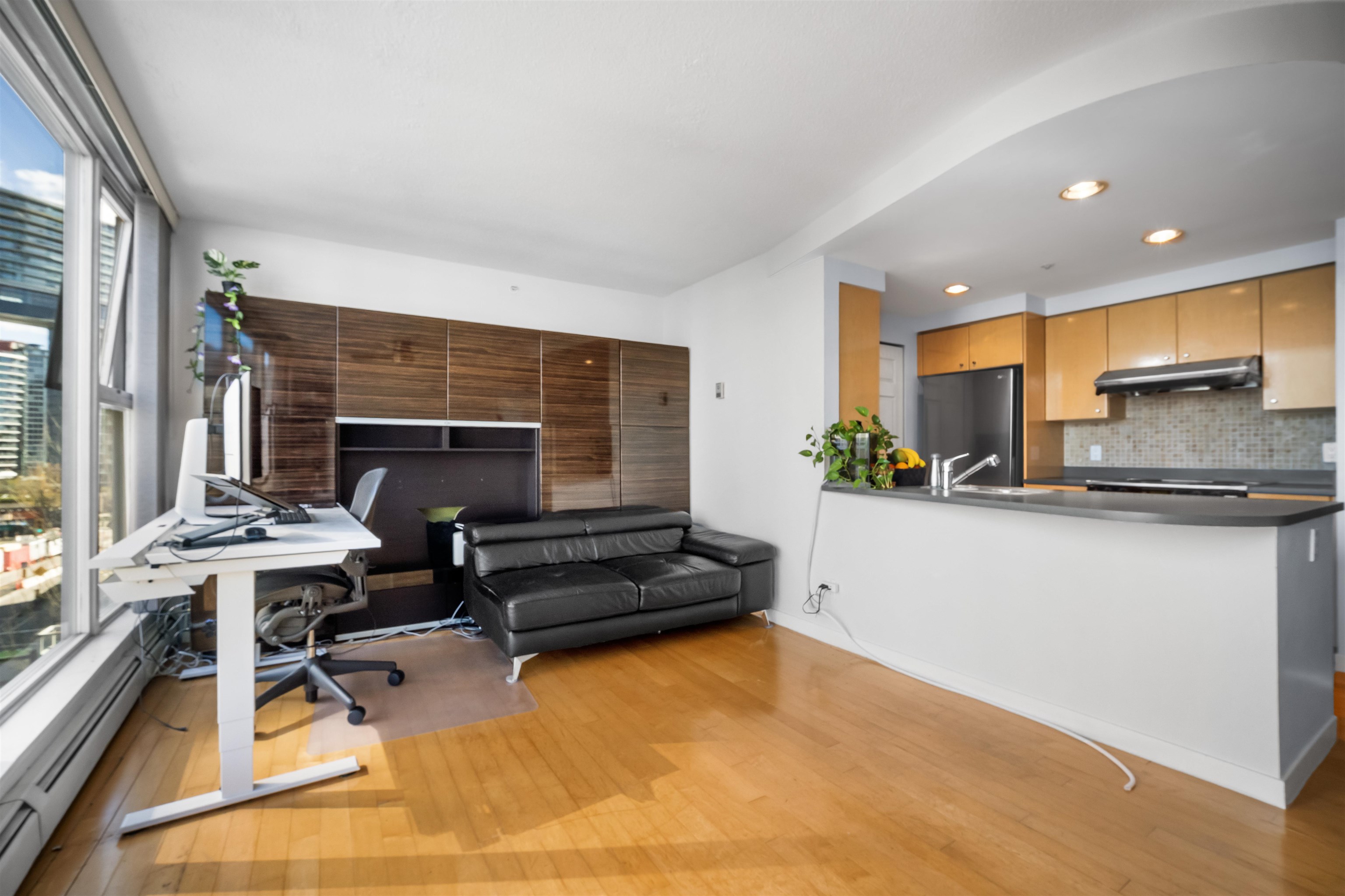 702 1008 CAMBIE STREET Unit: 702