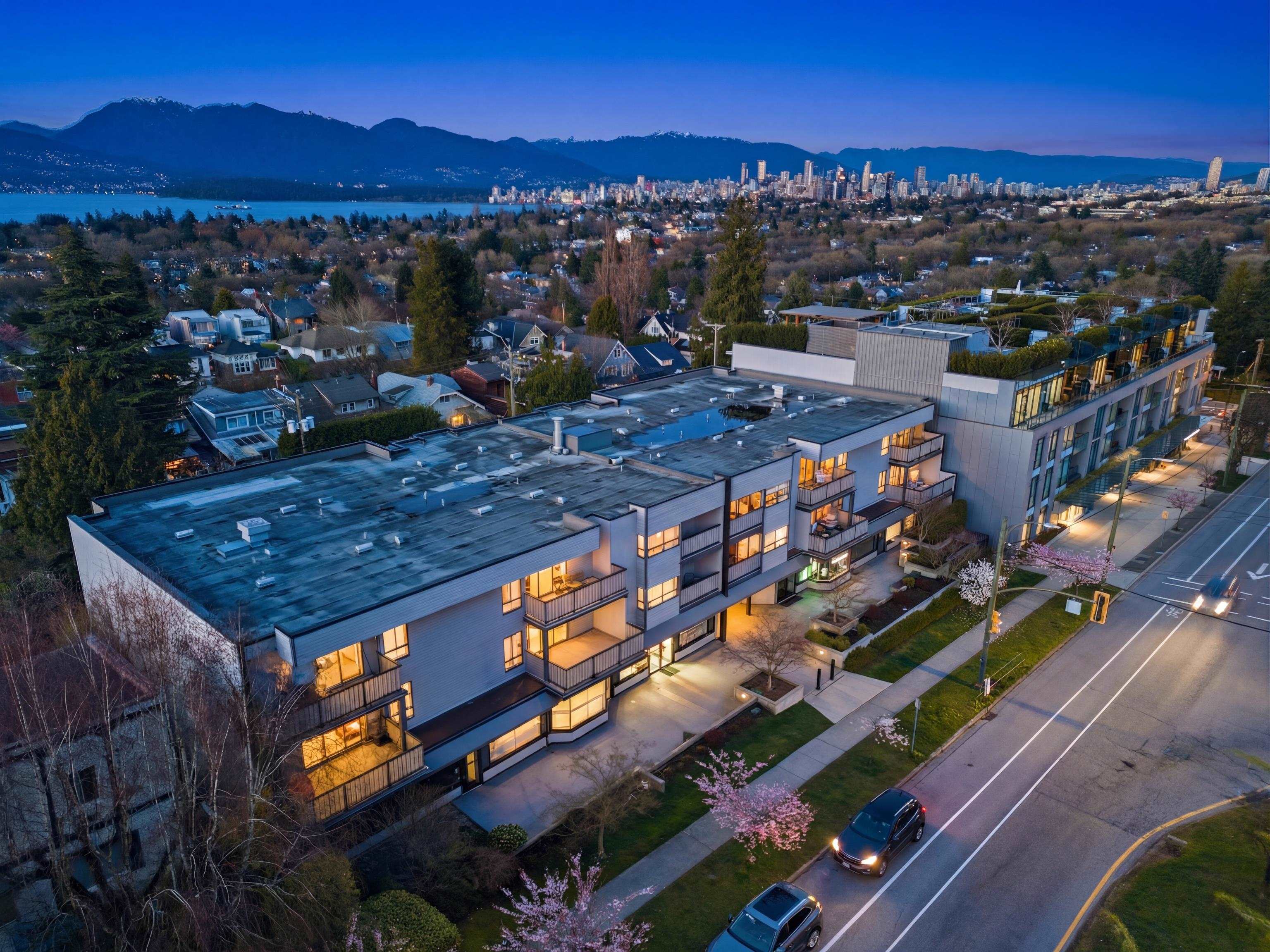 207 3663 W 16 AVENUE Unit: 207