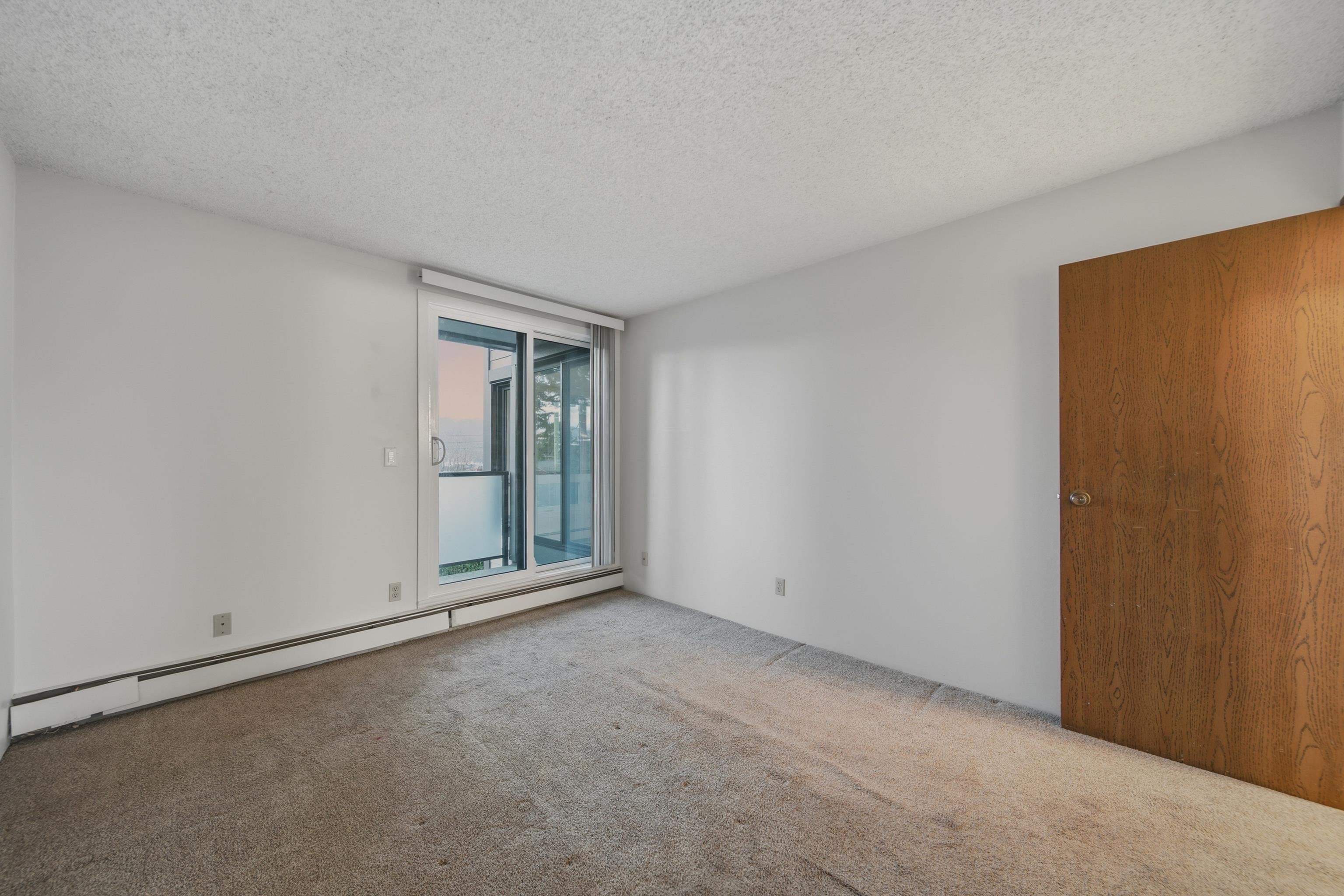 207 3663 W 16 AVENUE Unit: 207
