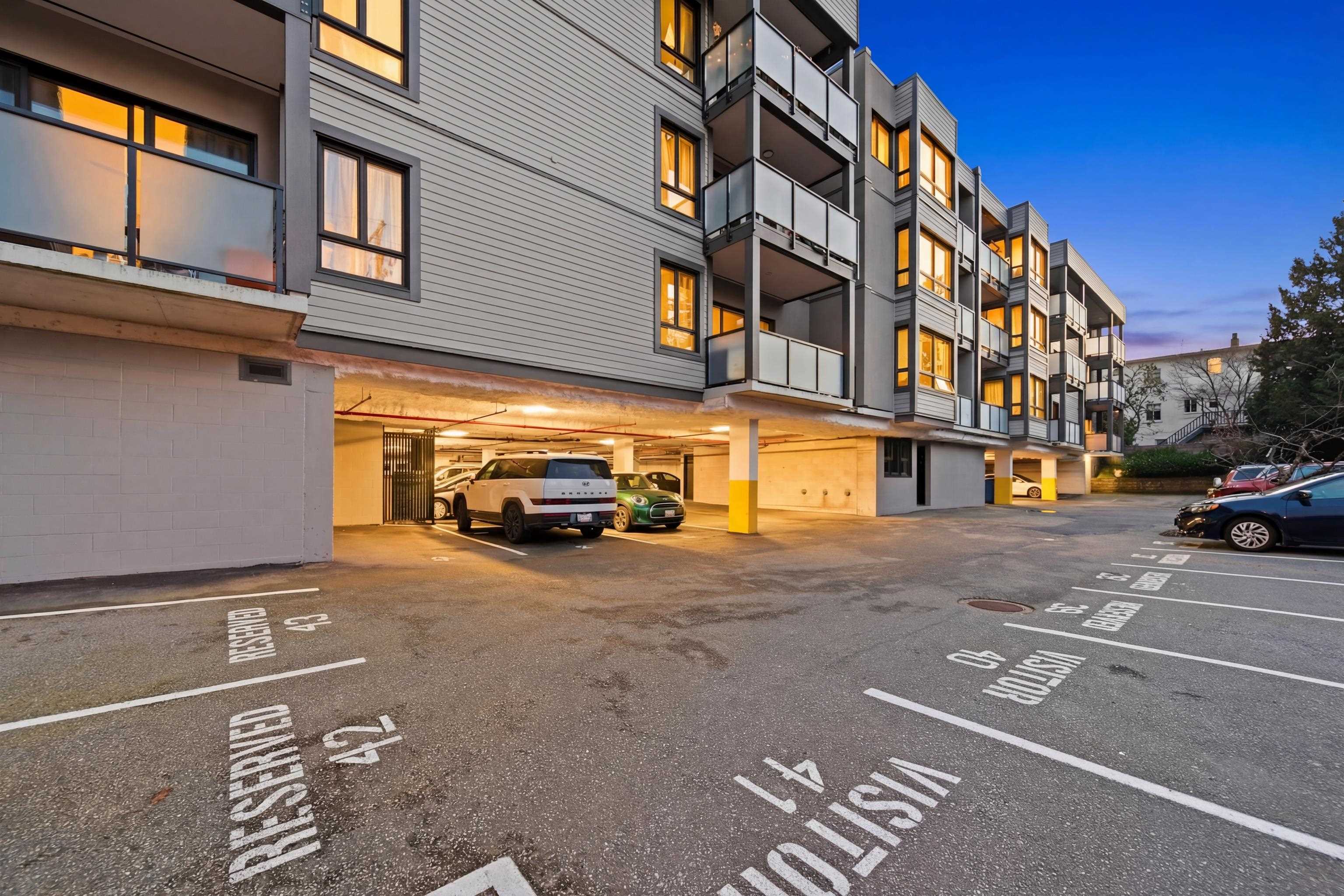 207 3663 W 16 AVENUE Unit: 207