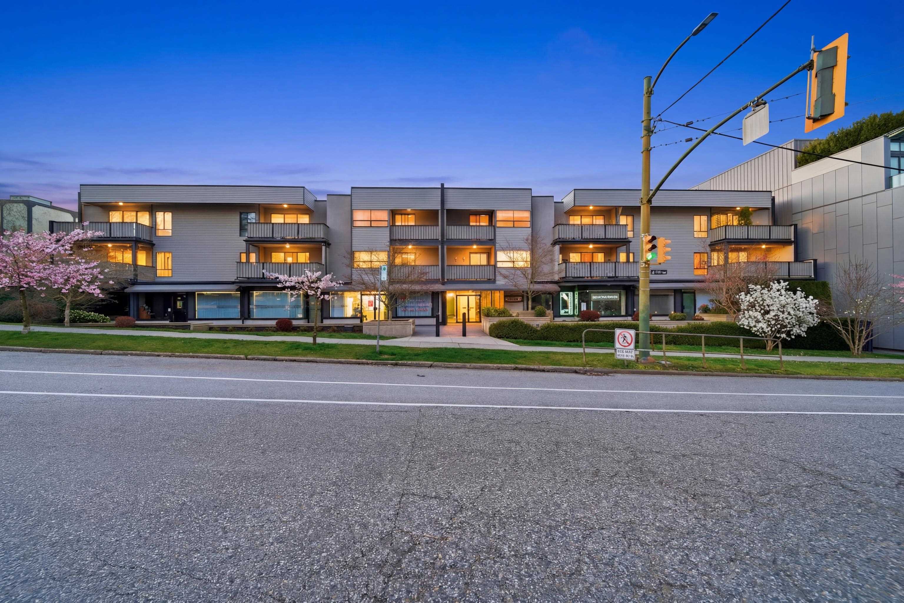 207 3663 W 16 AVENUE Unit: 207