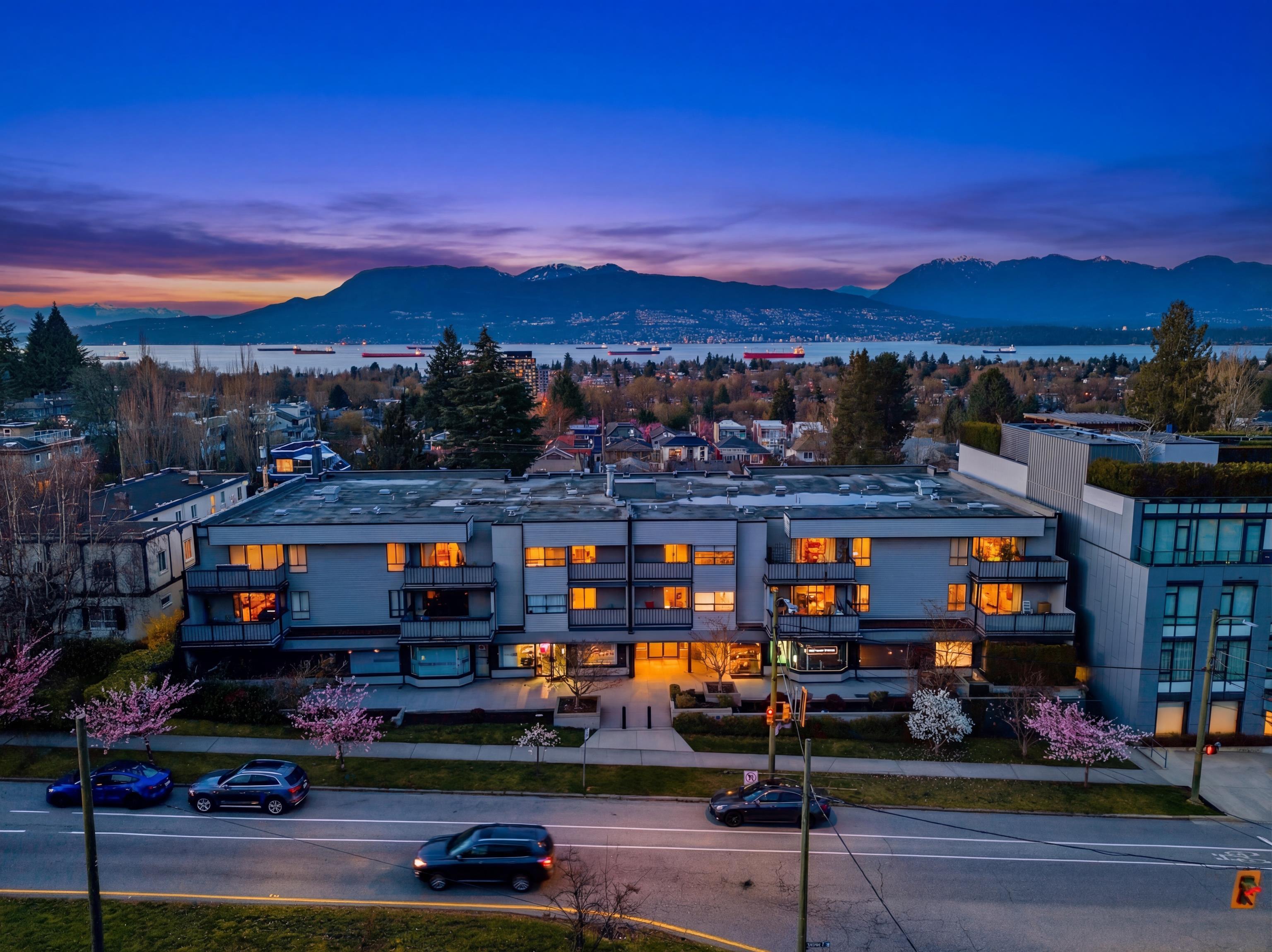 207 3663 W 16 AVENUE Unit: 207