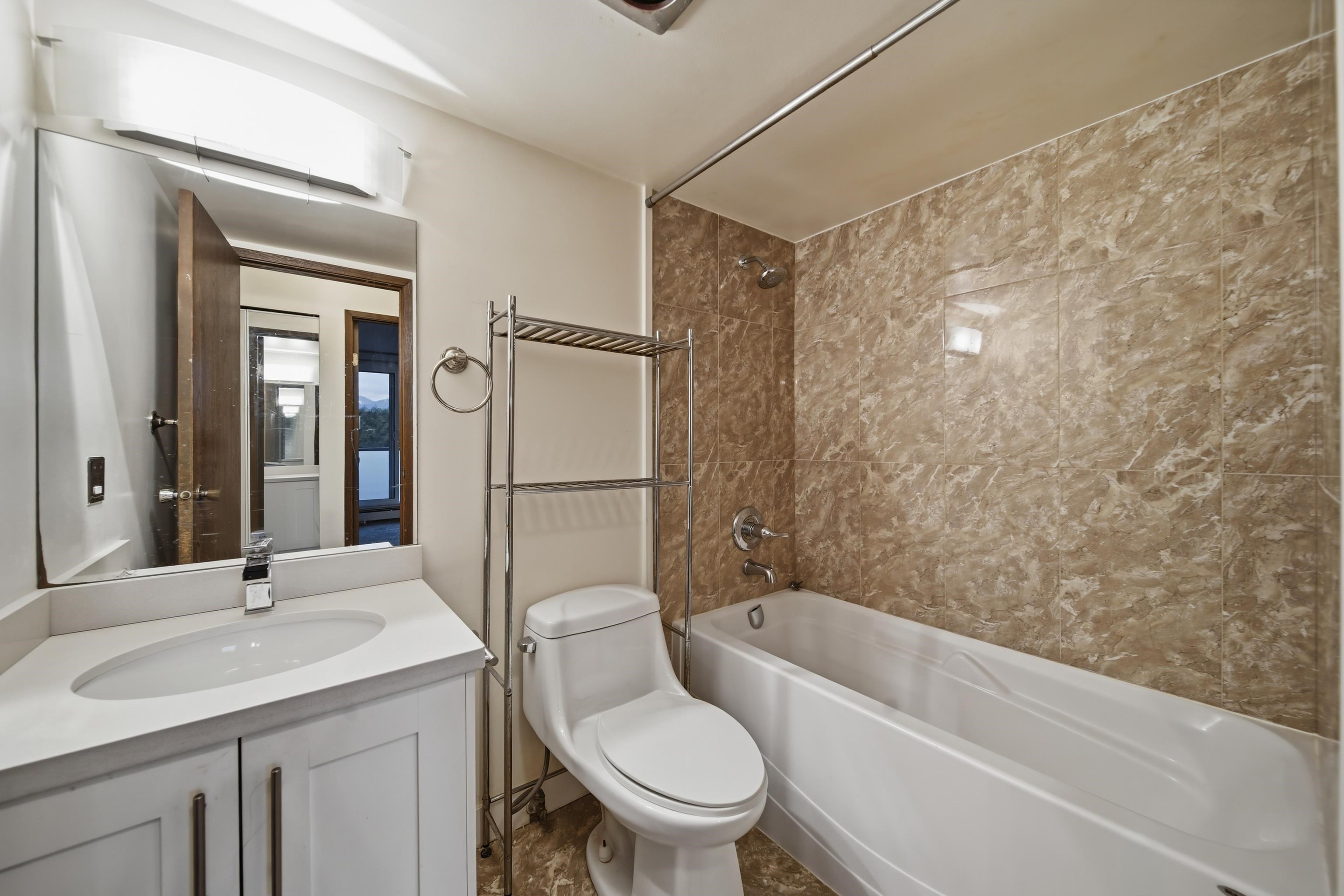 207 3663 W 16 AVENUE Unit: 207
