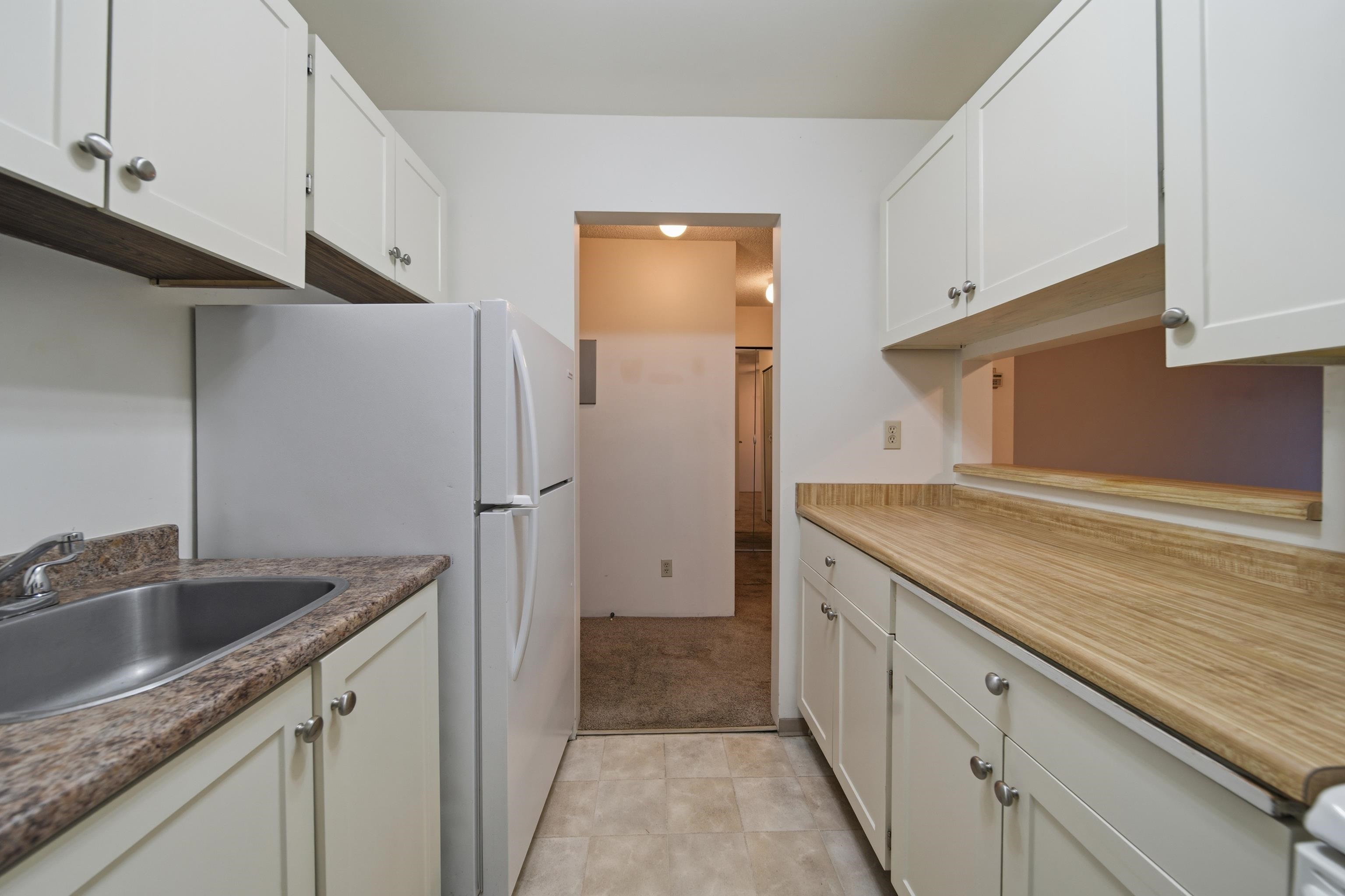 207 3663 W 16 AVENUE Unit: 207