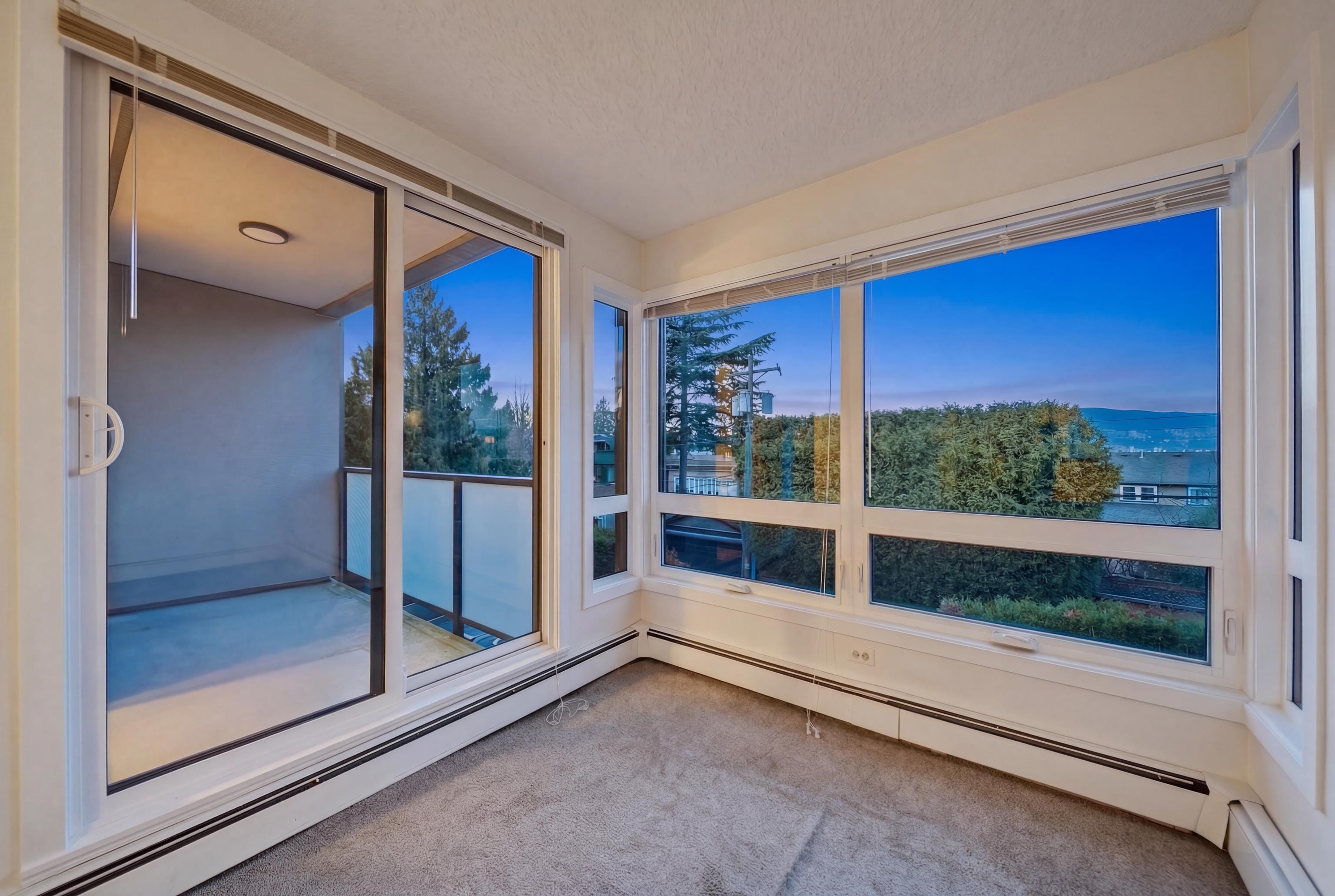 207 3663 W 16 AVENUE Unit: 207