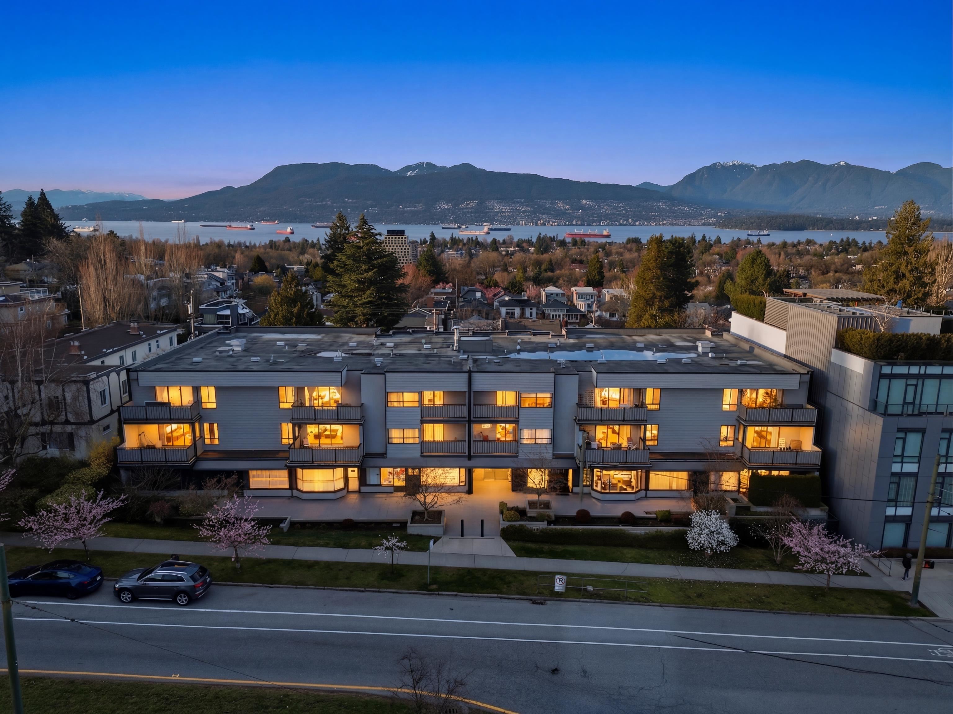 207 3663 W 16 AVENUE Unit: 207