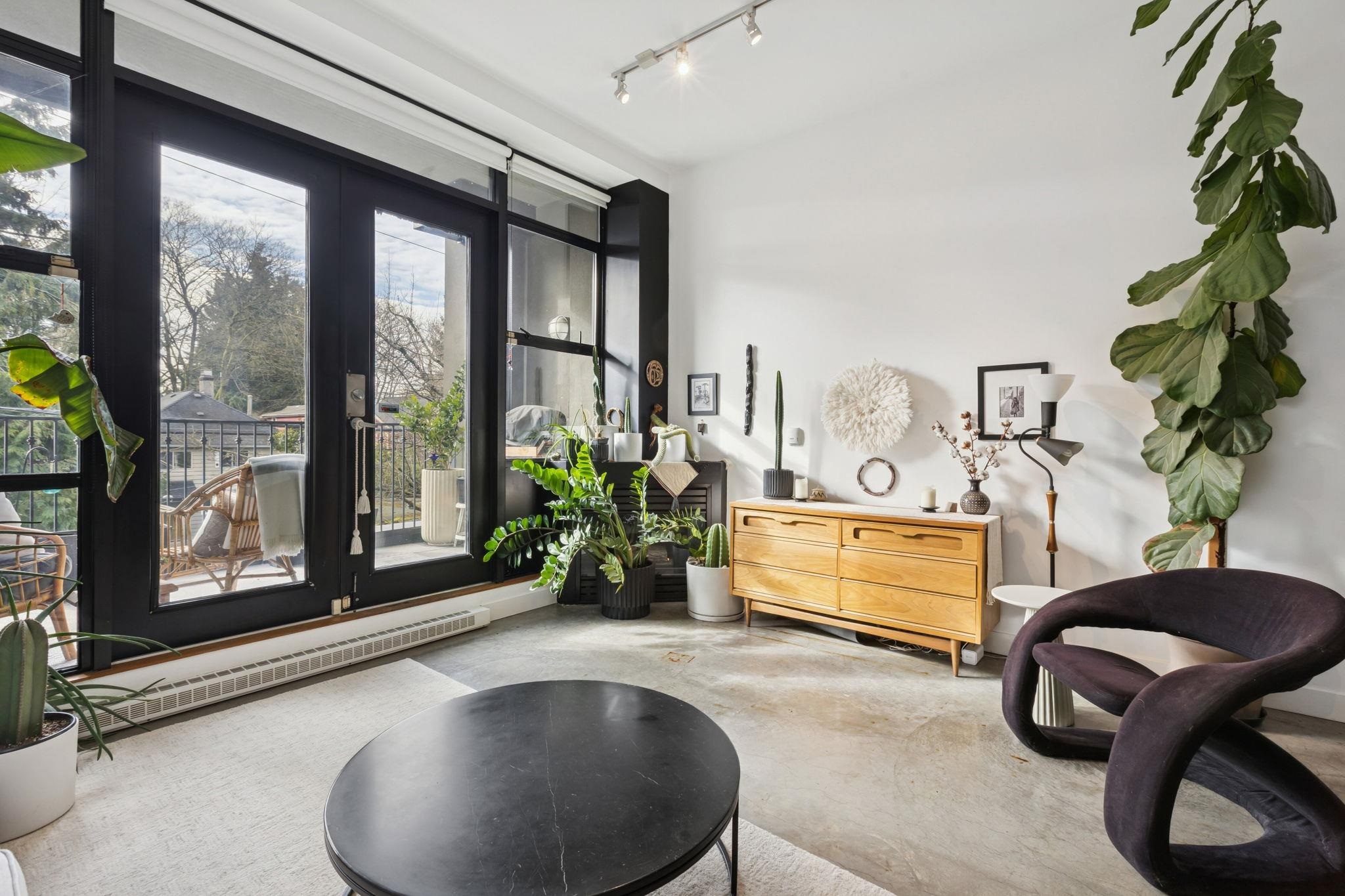 10 2156 W 12TH AVENUE Unit: 10