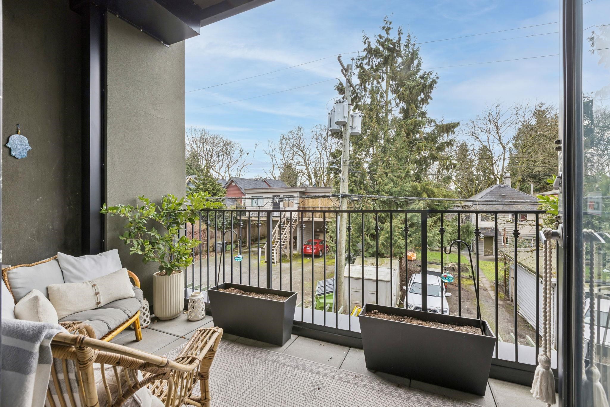 10 2156 W 12TH AVENUE Unit: 10