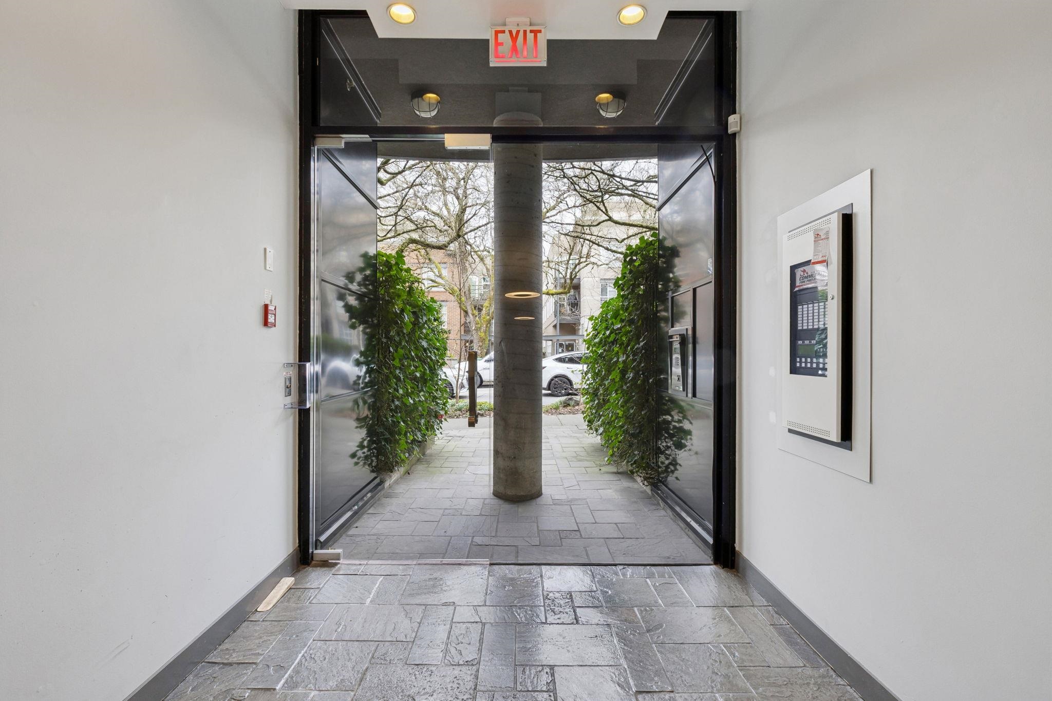 10 2156 W 12TH AVENUE Unit: 10