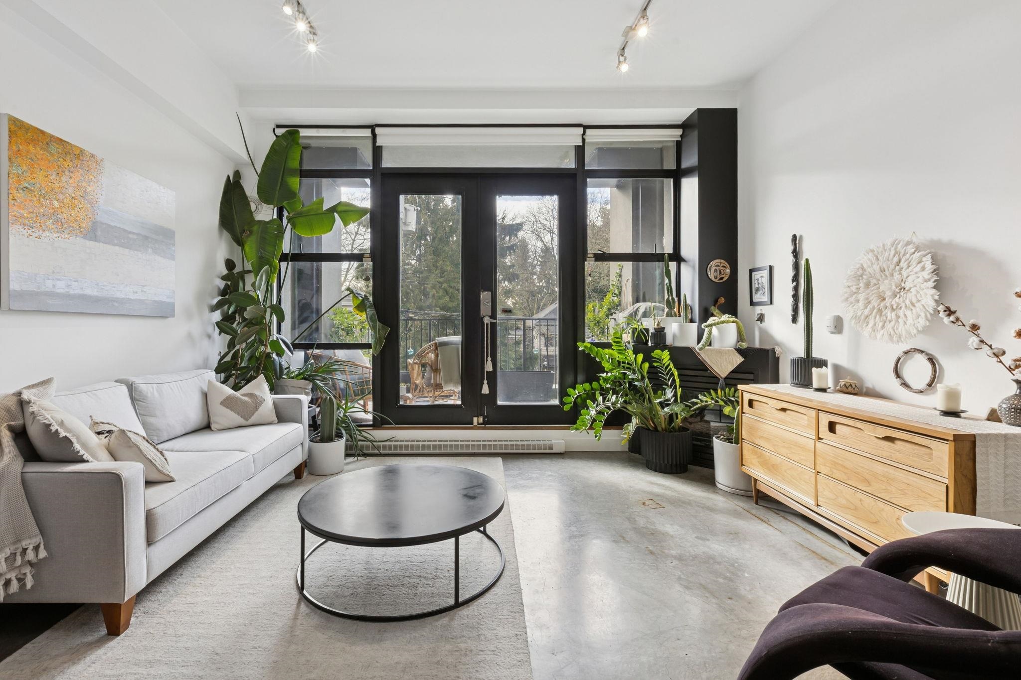 10 2156 W 12TH AVENUE Unit: 10