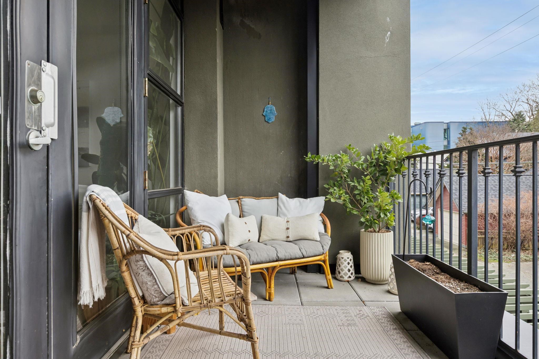 10 2156 W 12TH AVENUE Unit: 10