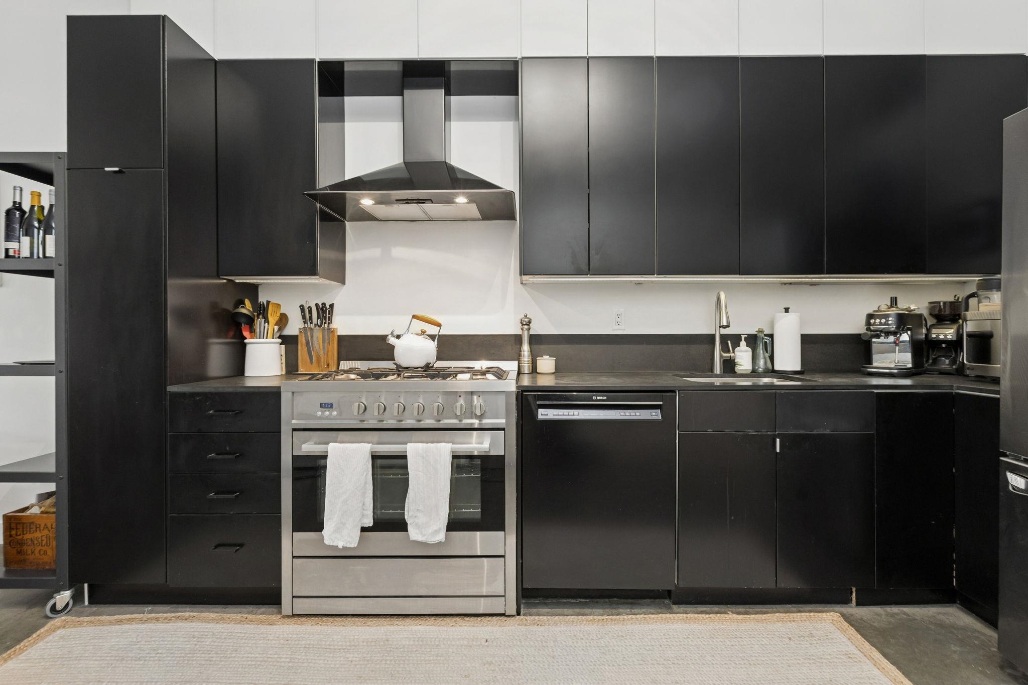 10 2156 W 12TH AVENUE Unit: 10