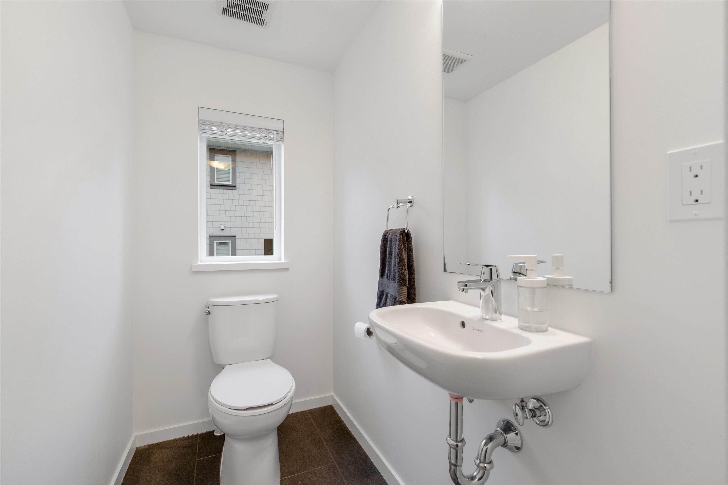 60 15487 99A AVENUE Unit: 60