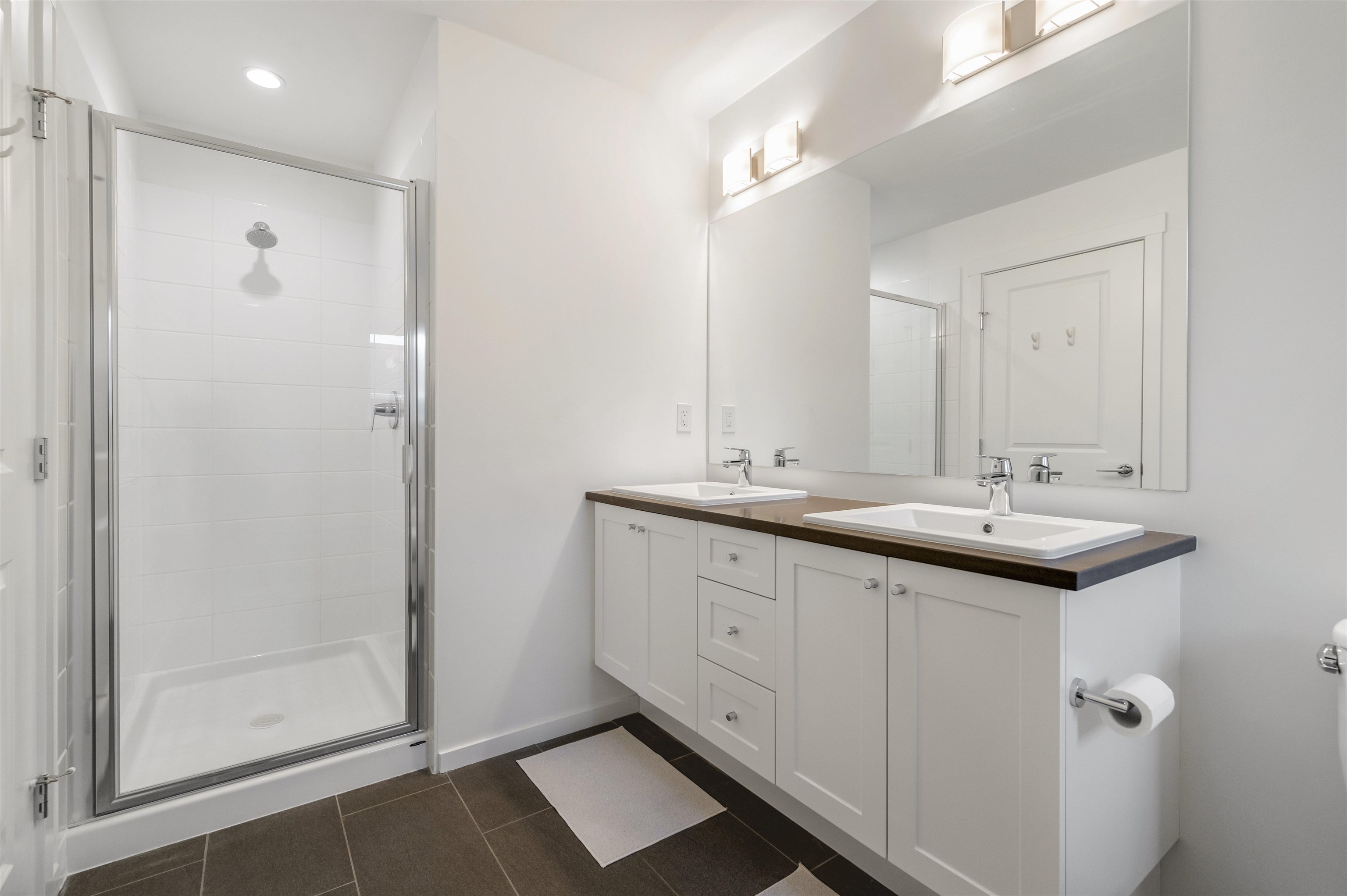 60 15487 99A AVENUE Unit: 60