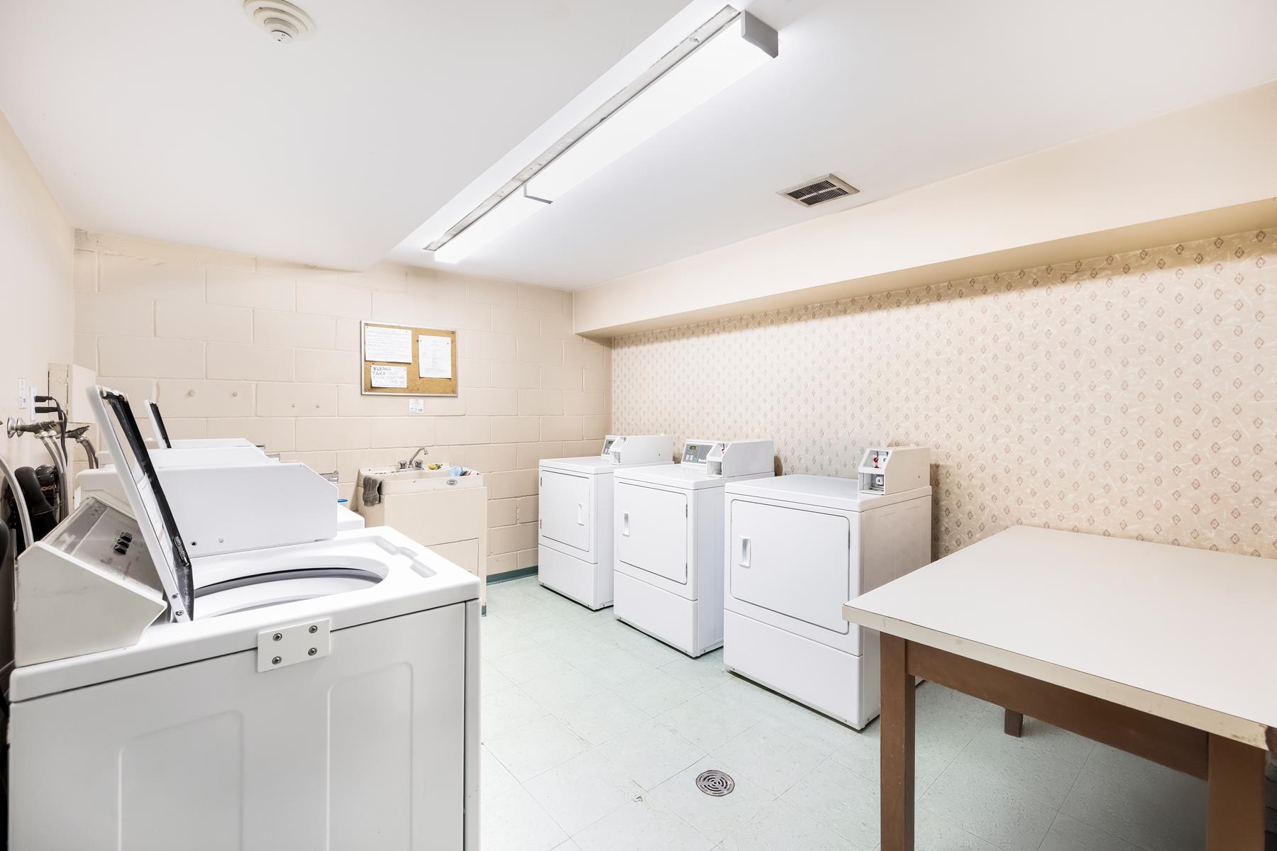 201 830 E 7TH AVENUE Unit: 201