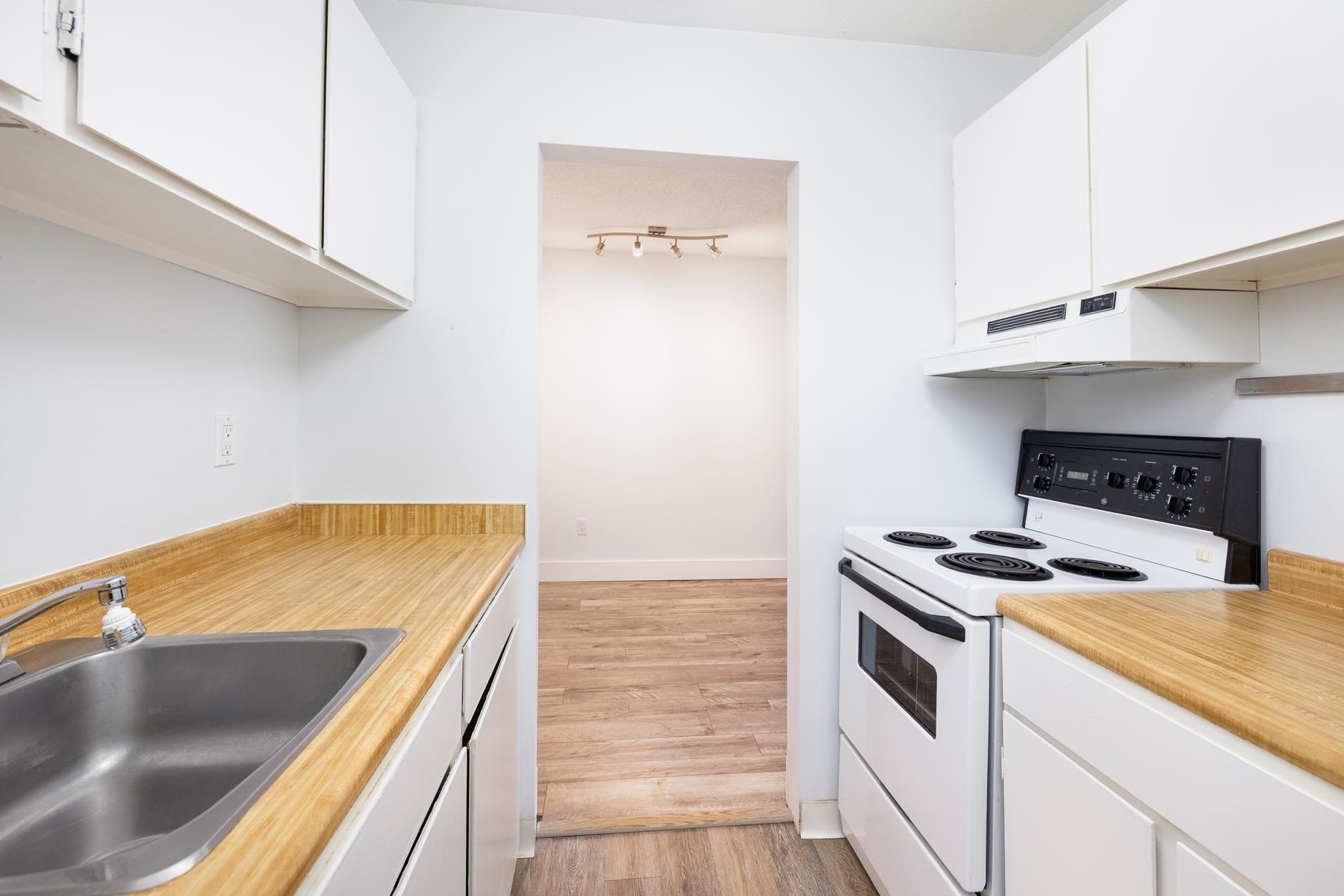 201 830 E 7TH AVENUE Unit: 201