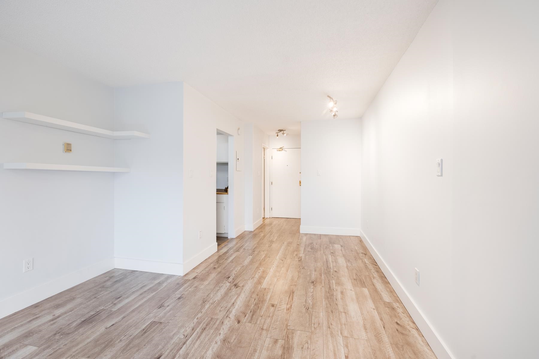 201 830 E 7TH AVENUE Unit: 201