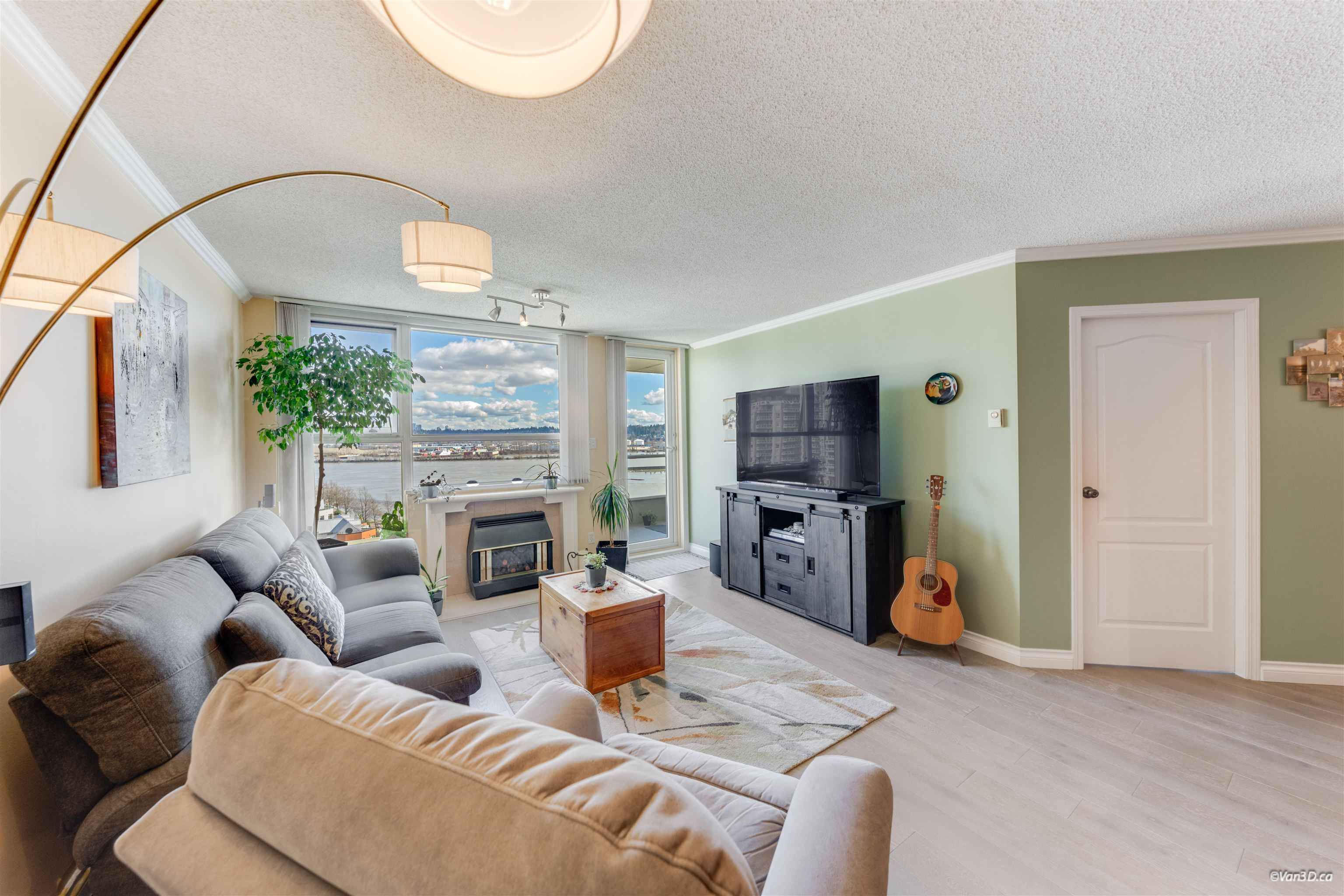 1502 1250 QUAYSIDE DRIVE Unit: 1502