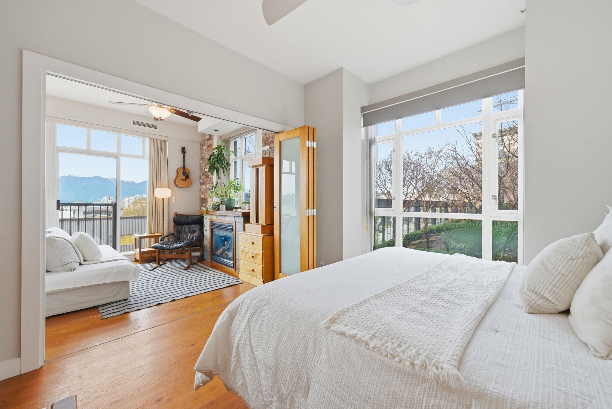 210 2515 ONTARIO STREET Unit: 210