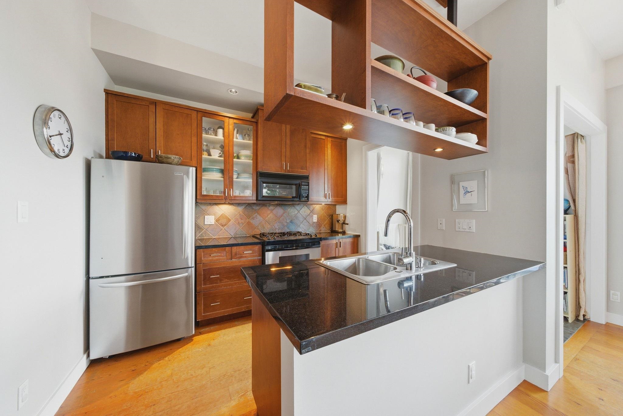 210 2515 ONTARIO STREET Unit: 210